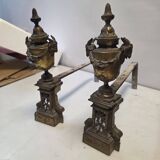 Paire de chenets en bronze style Louis XVI, XIXème