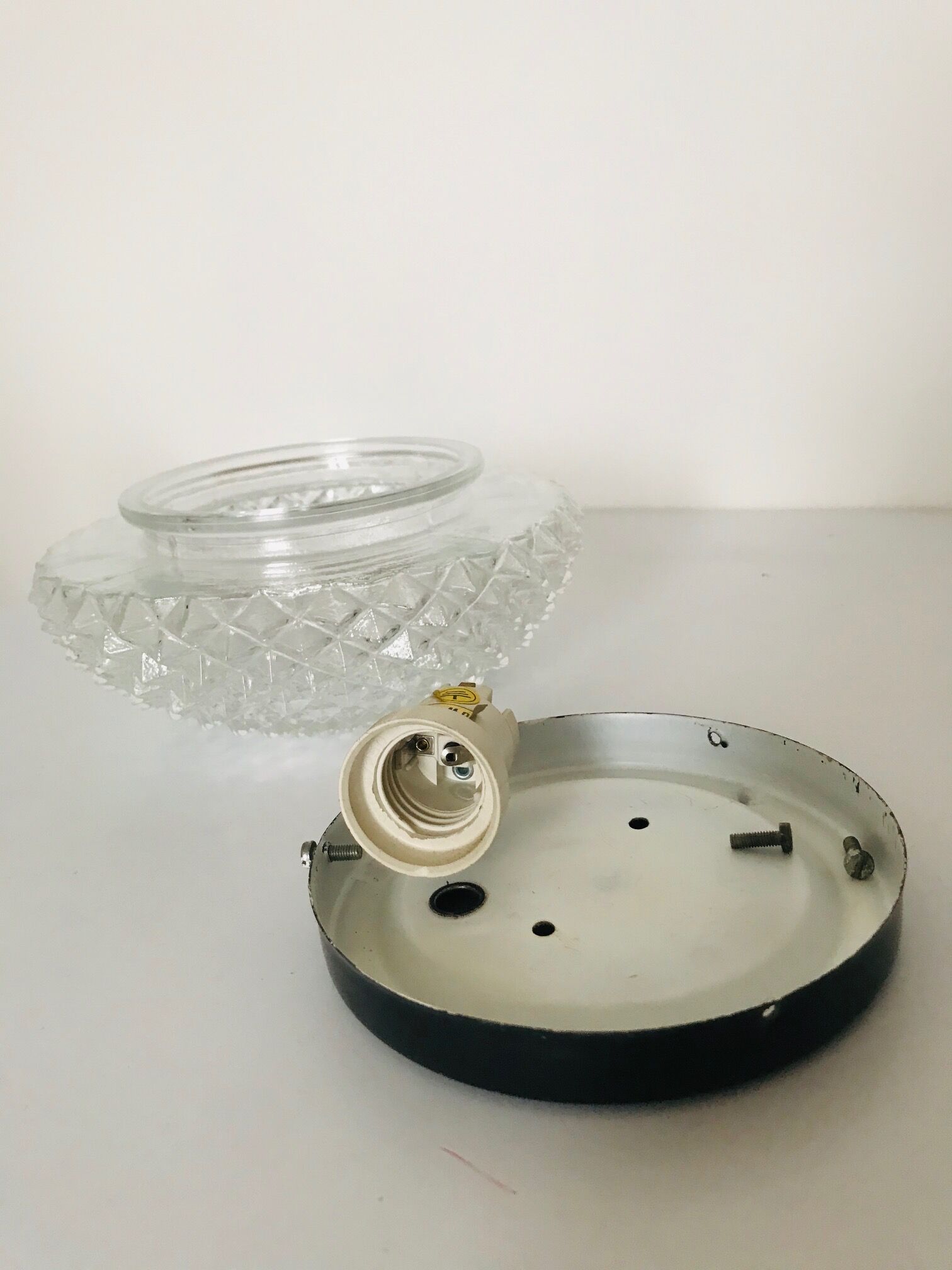 Round chiselled glass ceiling