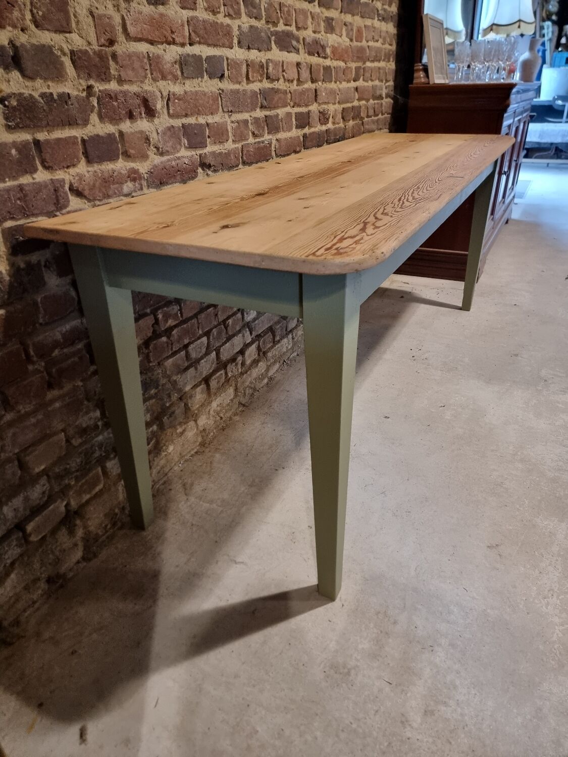 Farmhouse table