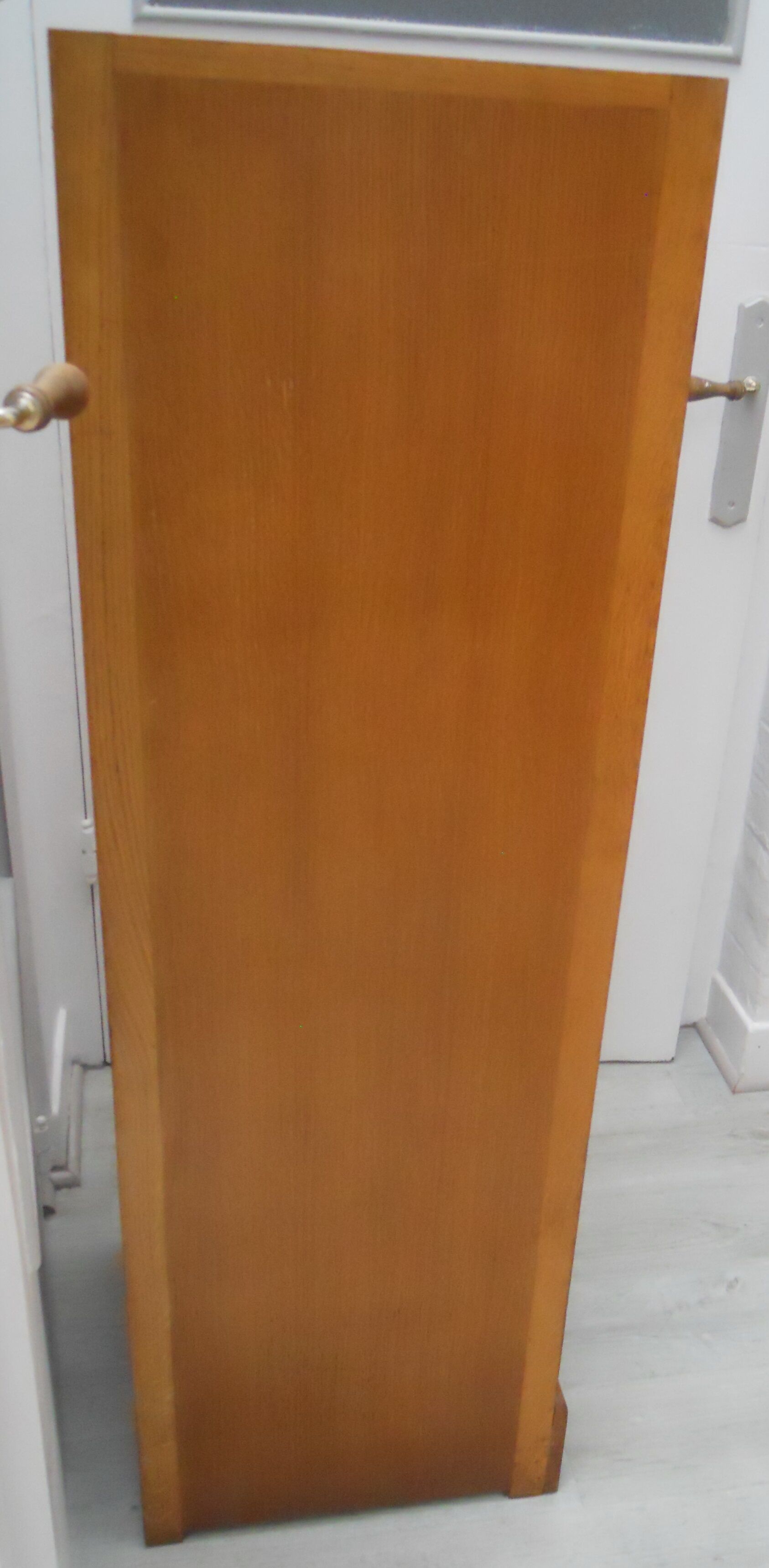 Furniture a curtain years 40