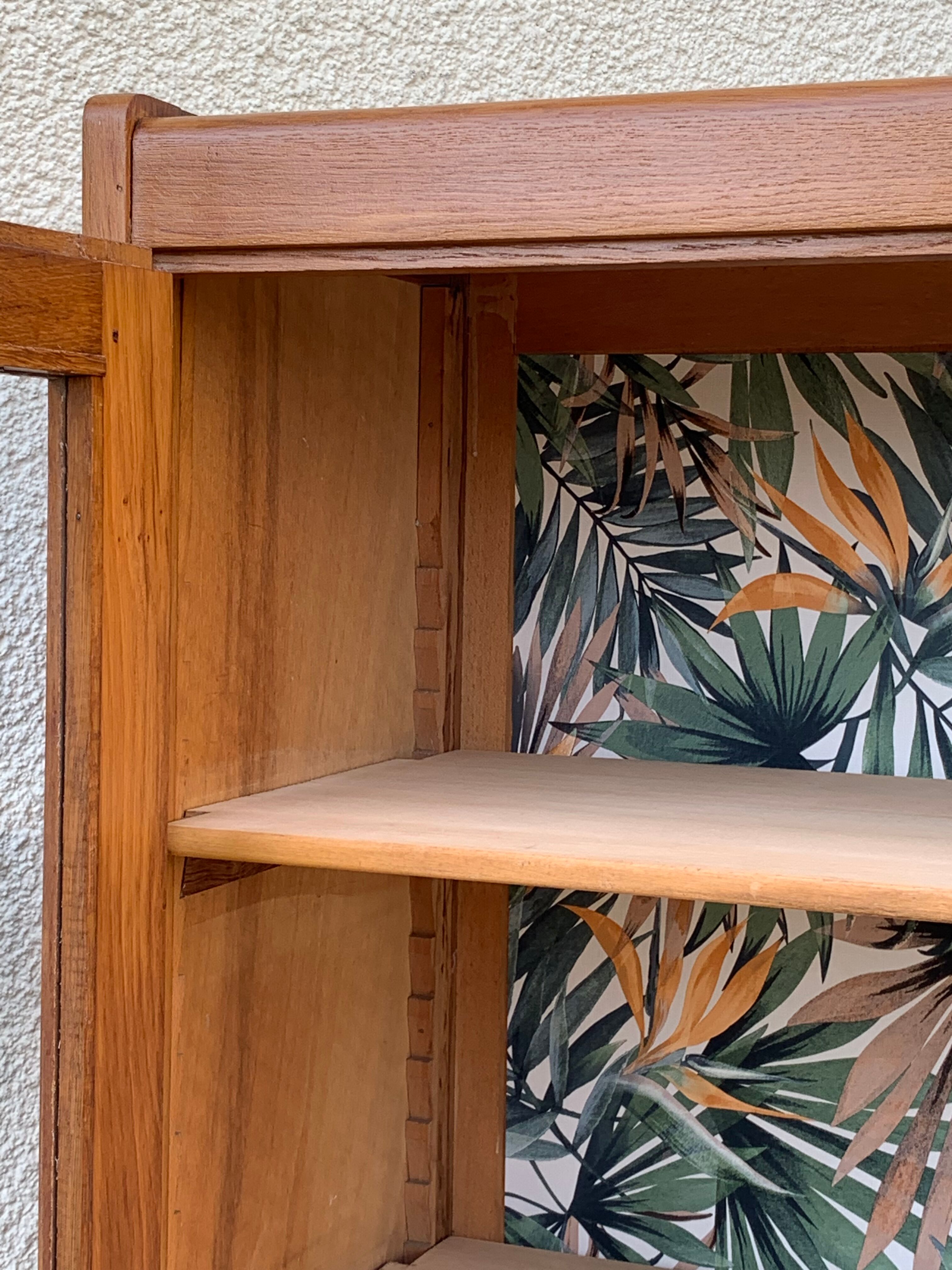 Glass cabinet from a primary school, 1950.