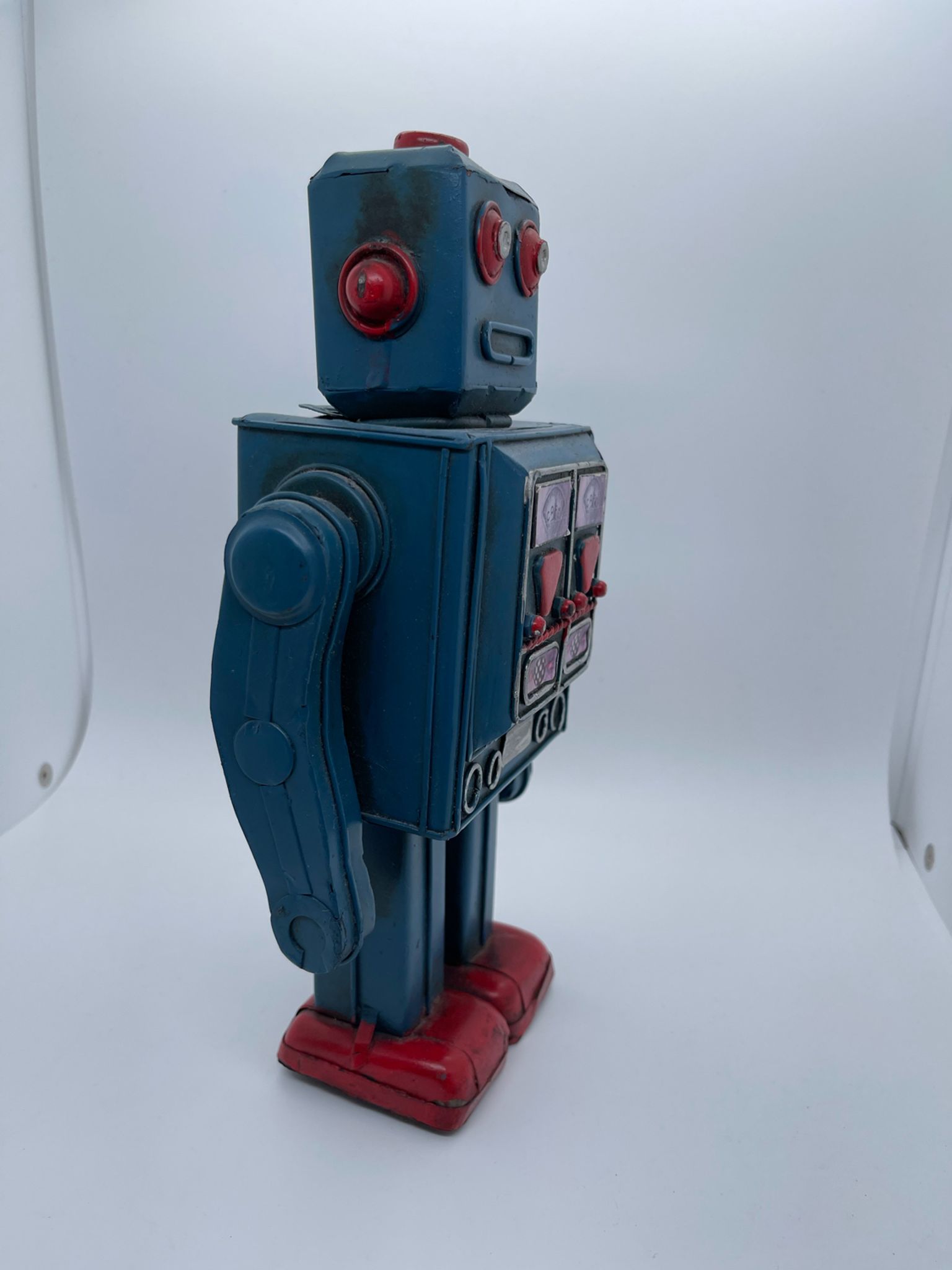 Robot ancien - métal/tôle peint - style tin toys - vintage