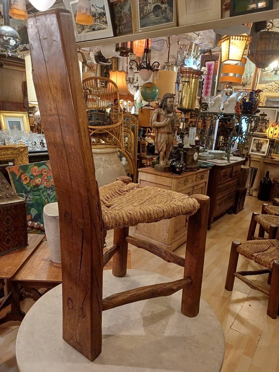 Chaise Tripode Brutaliste " Wabi-Sabi " Art Populaire 1900-1950