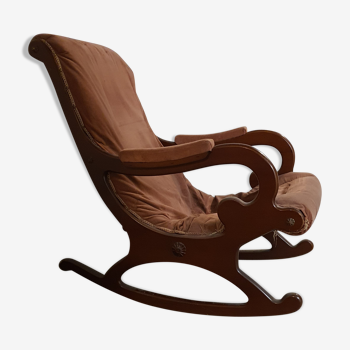 Rocking-chair ancien en bois massif