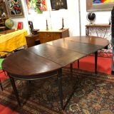 Half-moon table with extensions