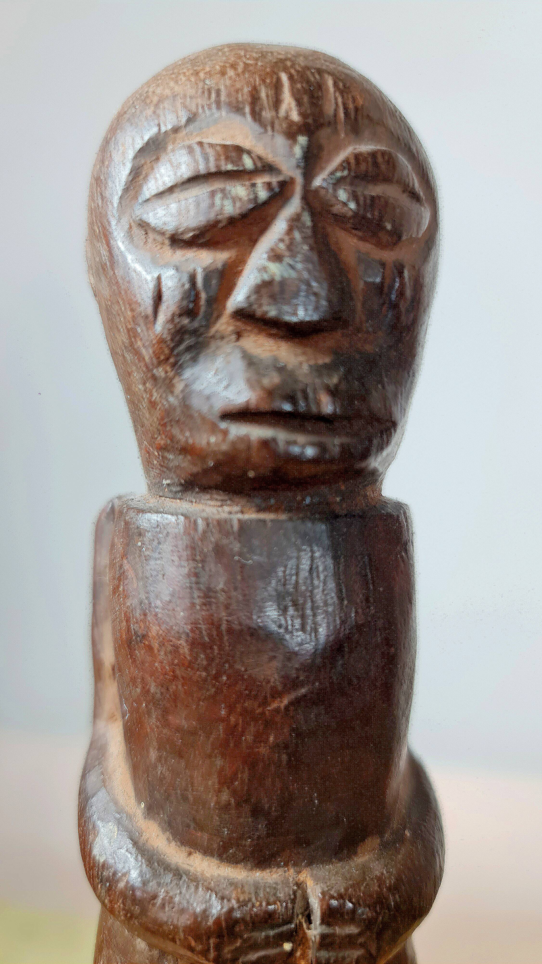 Old Fon statuette on a base, Benin