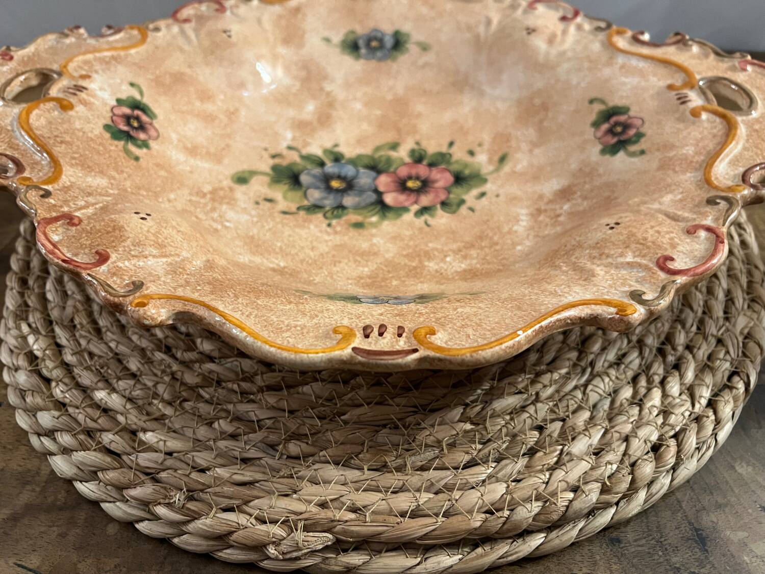 Large Italian serving platter signed Deruta