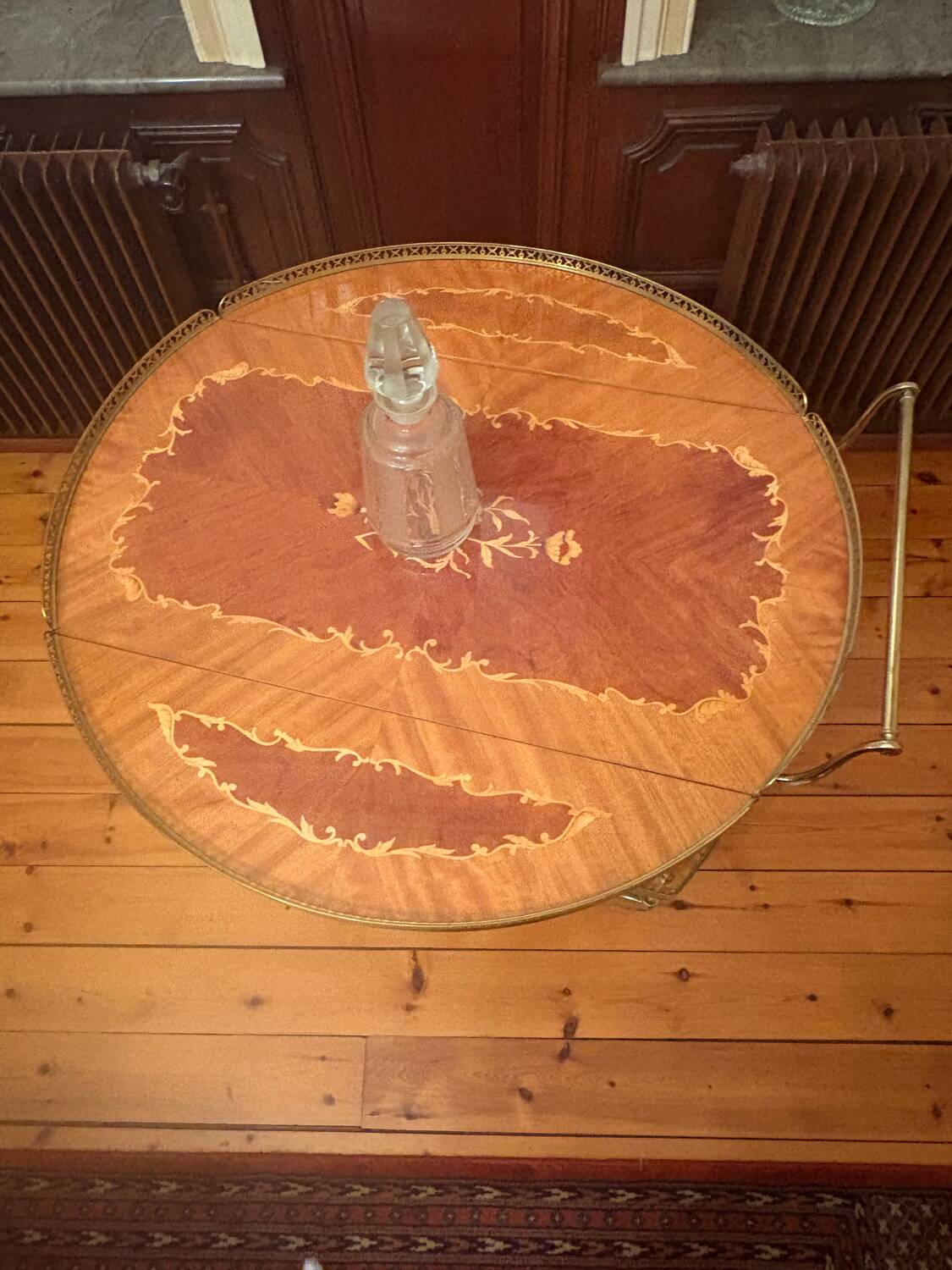 Desserte, chariot de bar marqueterie en fleur