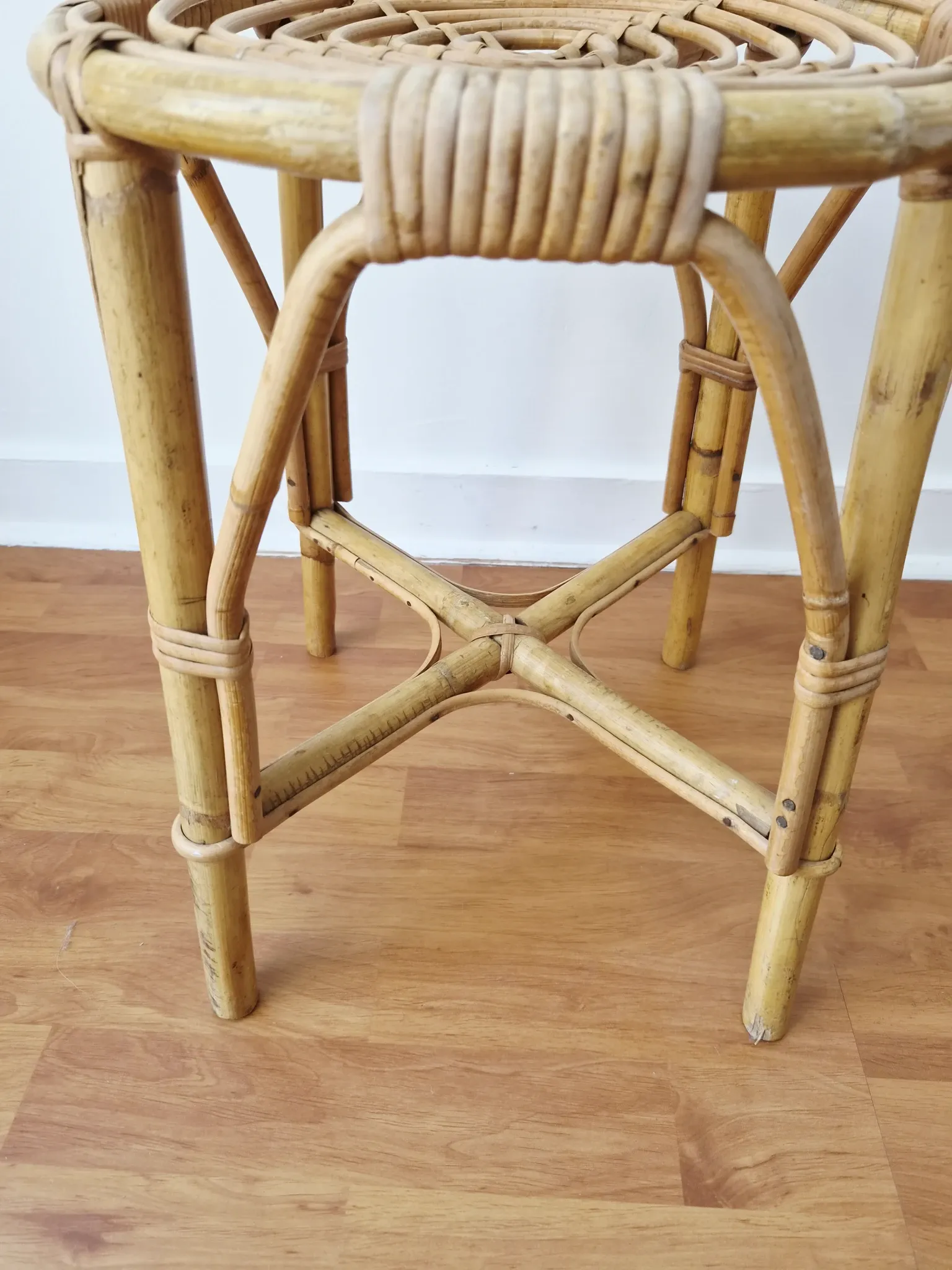 Vintage rattan stool in bohemian retro style - 1950s/1960s