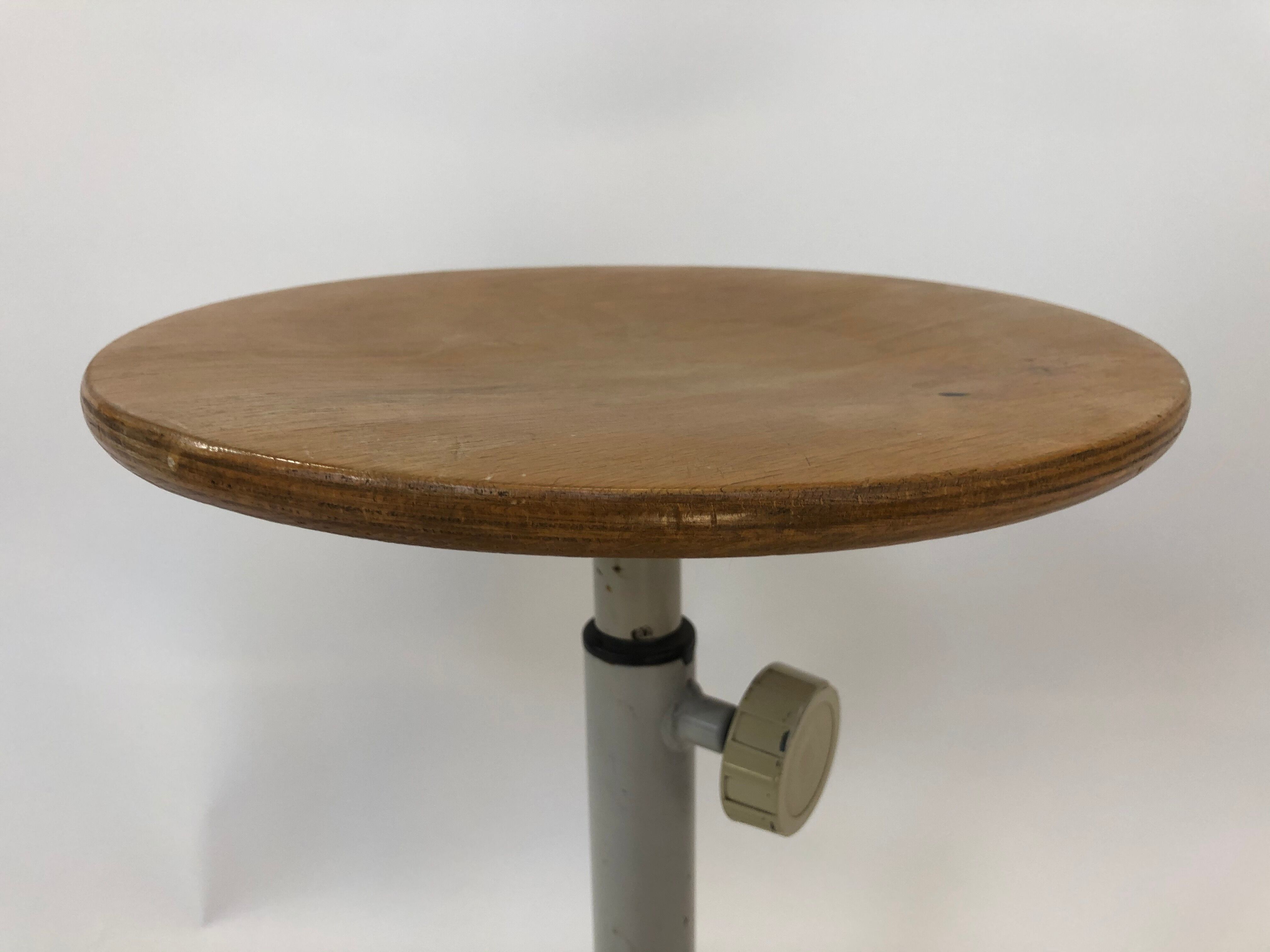 Vintage stool work tabouret by Friso Kramer Ahrend de Cirkel