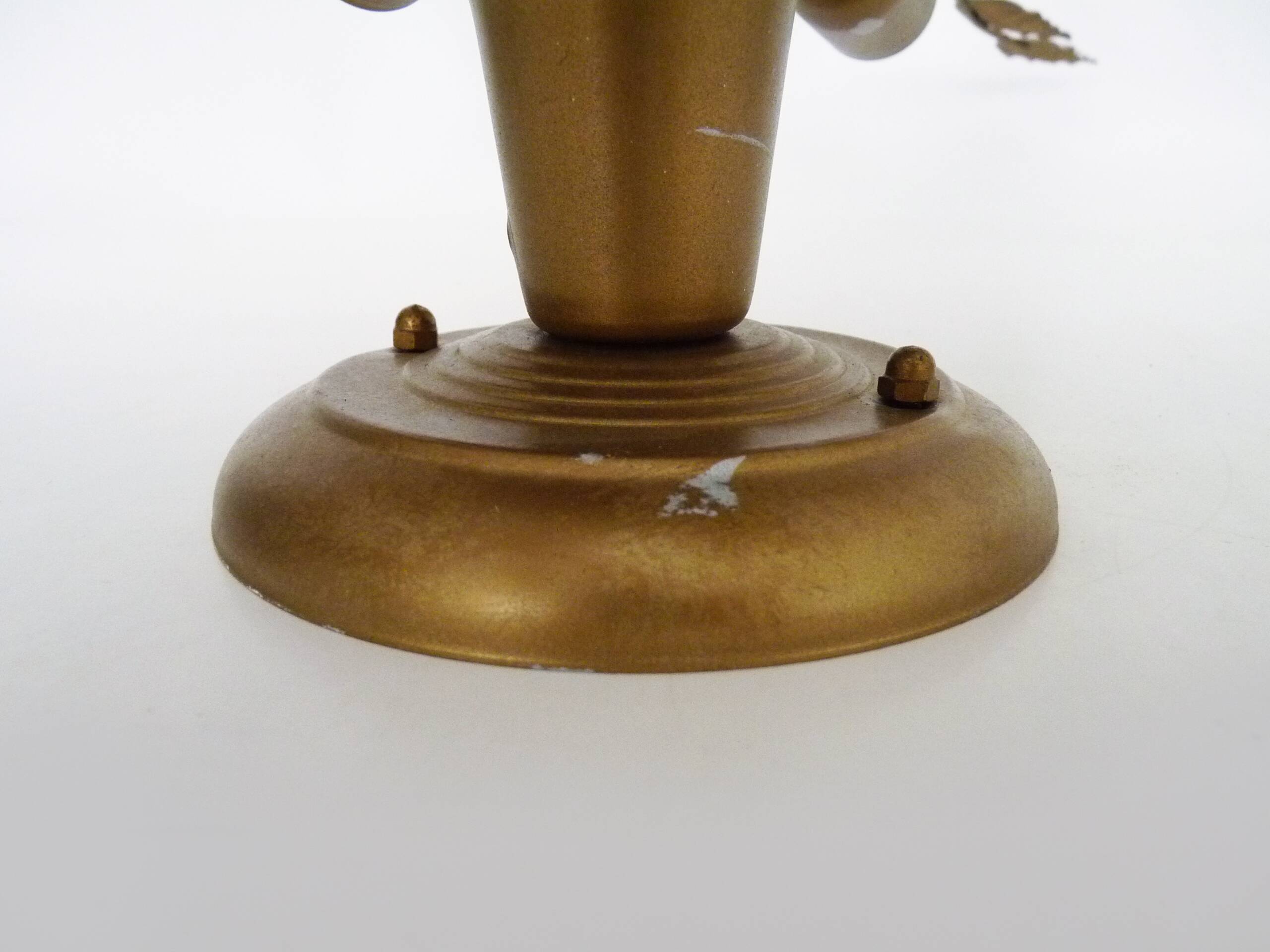 Vintage ceiling light in gold metal with foliage decoration. 6-light ceiling light.