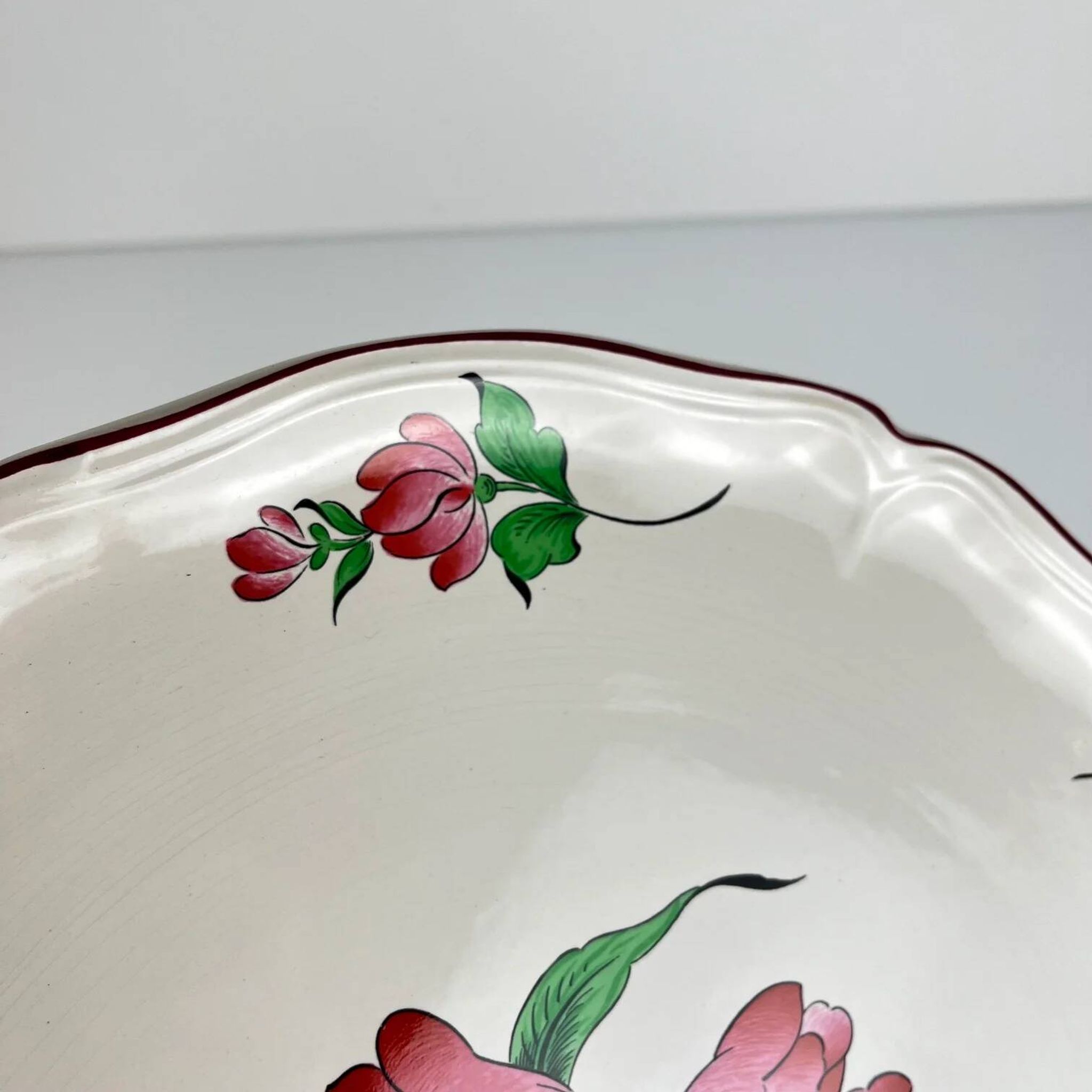Plat à gâteau KG Lunéville, modèle "Réverbère", motif tulipe