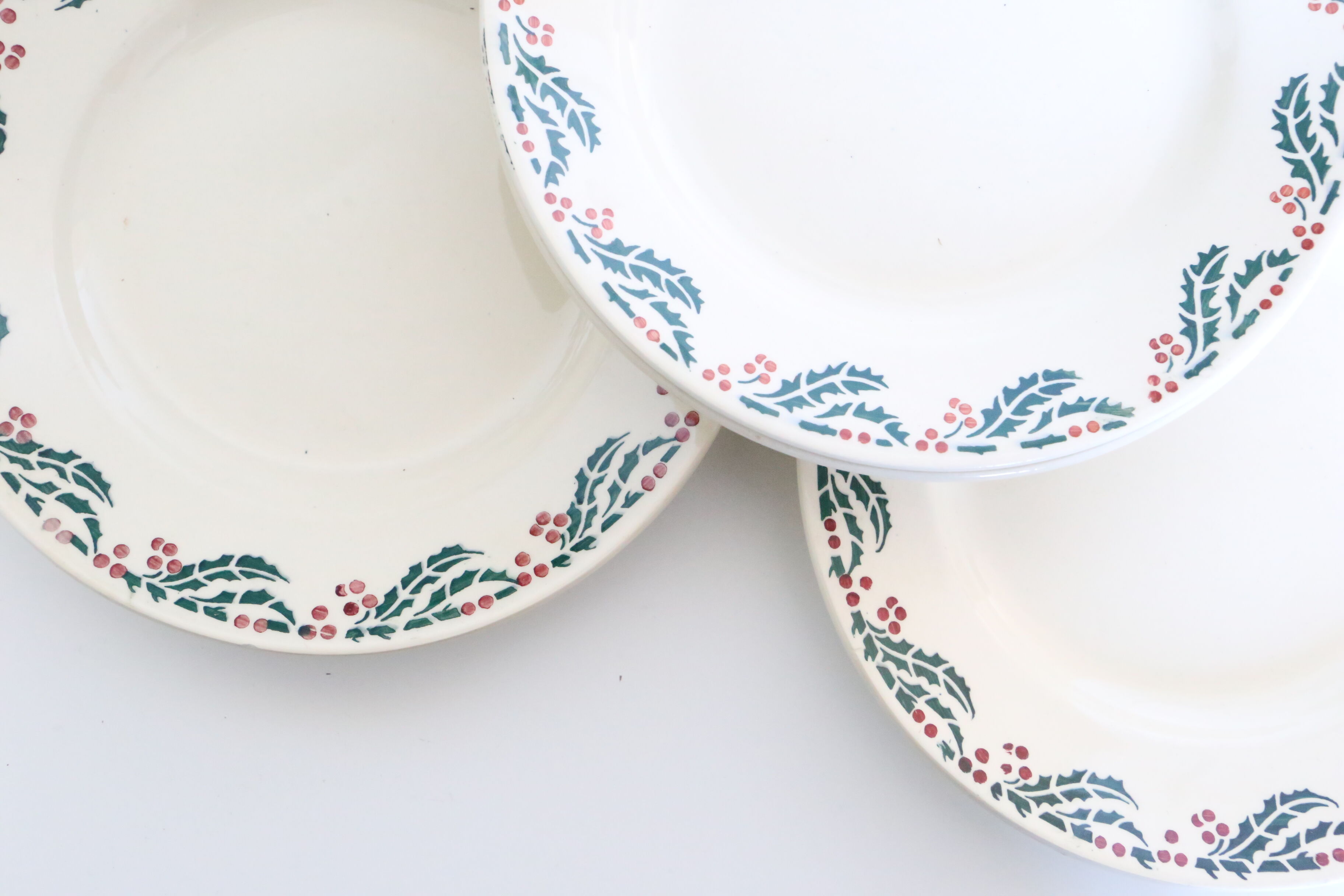Set of 8 flat plates Moulin des Wolves, Holly motif