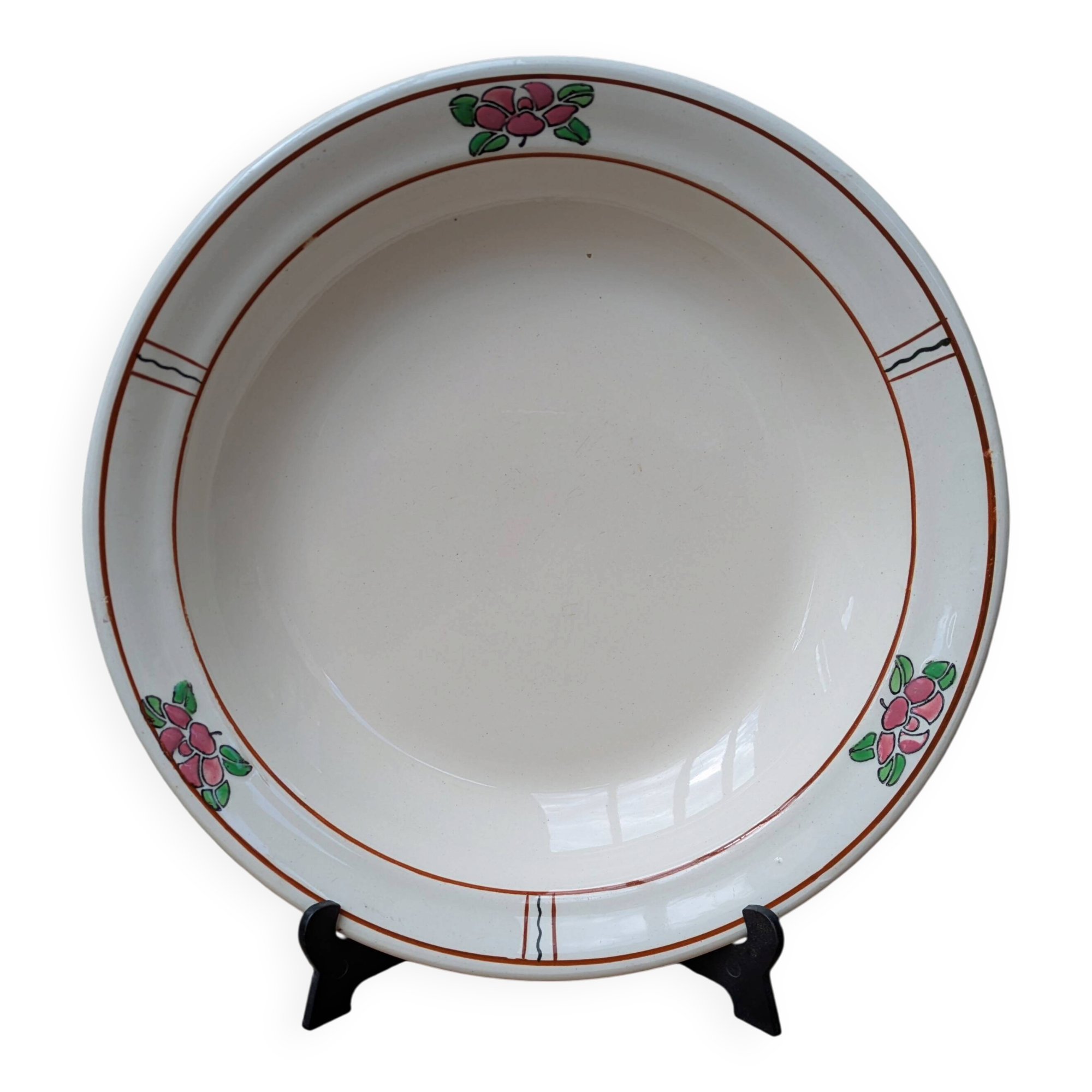Round hollow serving dish in Salins earthenware model Nénuphar 28.5cm