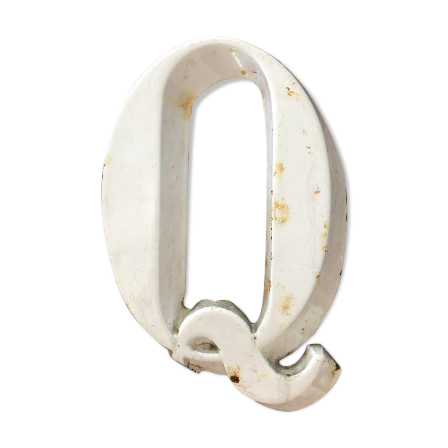 Letter Q - Enamelcast cast iron sign / Godin