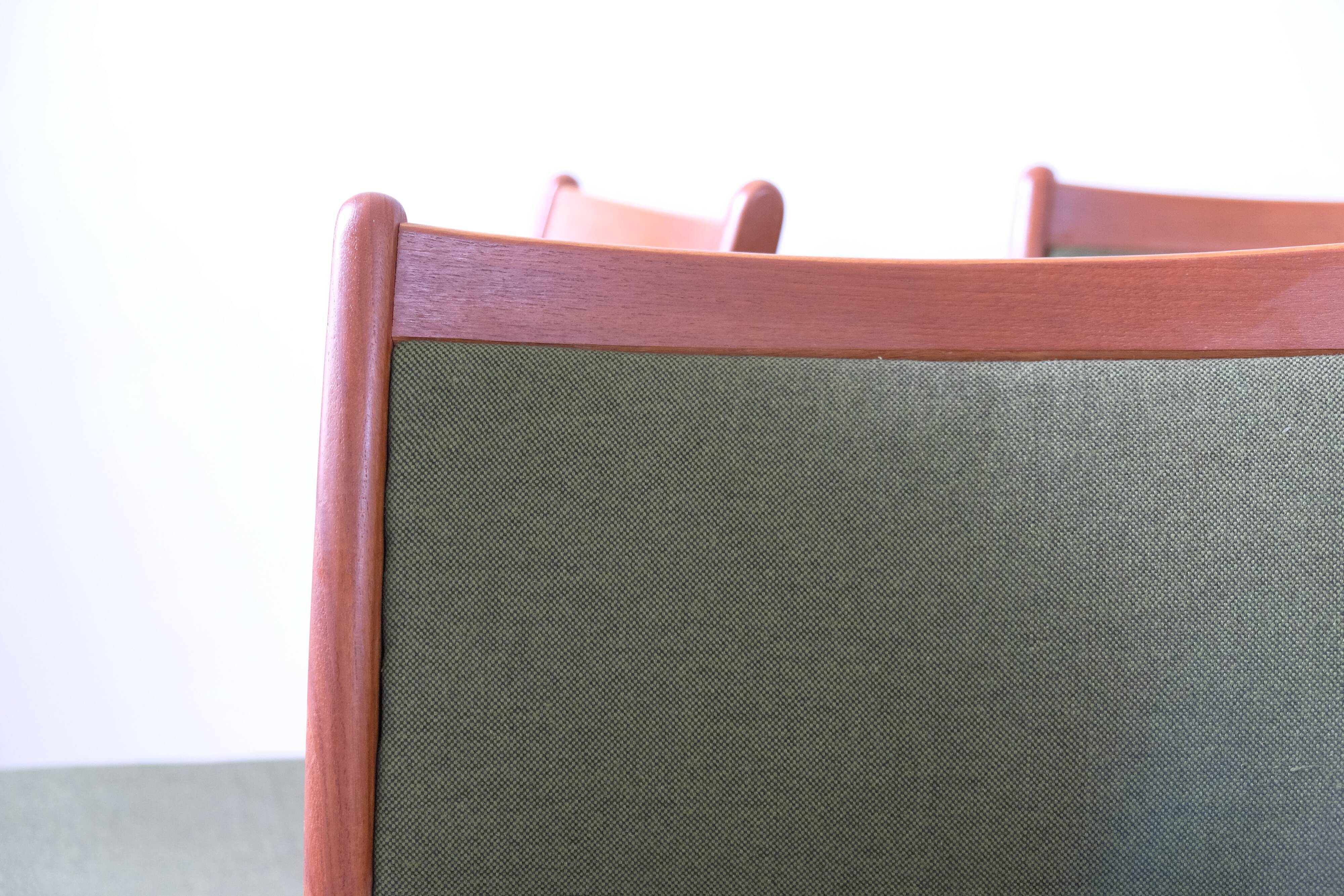 Série de 6 chaises en teck