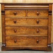 Commode en bois dur flammé victorien XIXe siècle avec tiroir caché