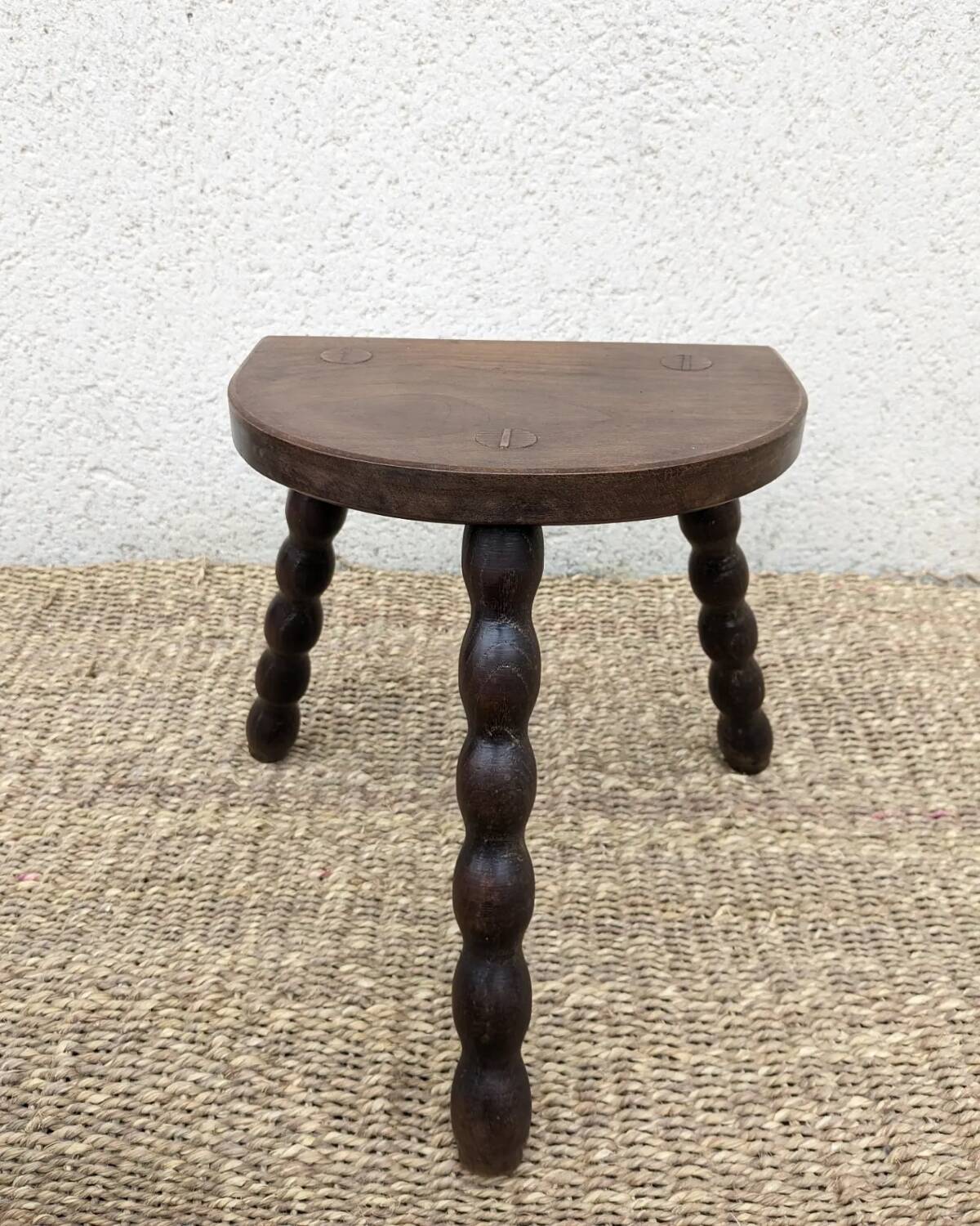 Tripod milking stool