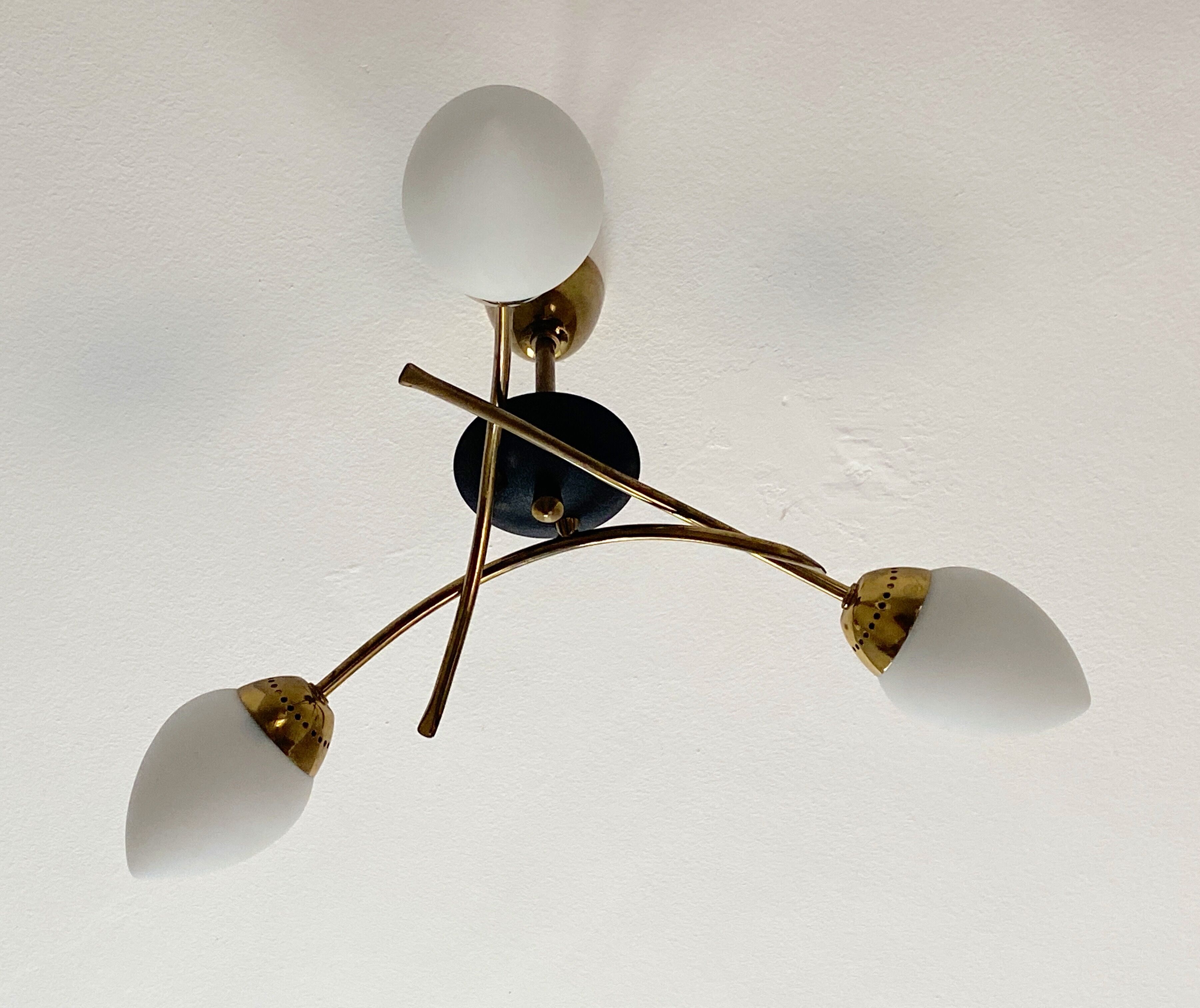 Chandelier 3 fires modernist metal and brass, 3 opalines 60s french design ceiling lamp suspension