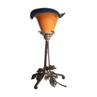 Lampe 1930  fer forge tulipe pâte de verre signee
