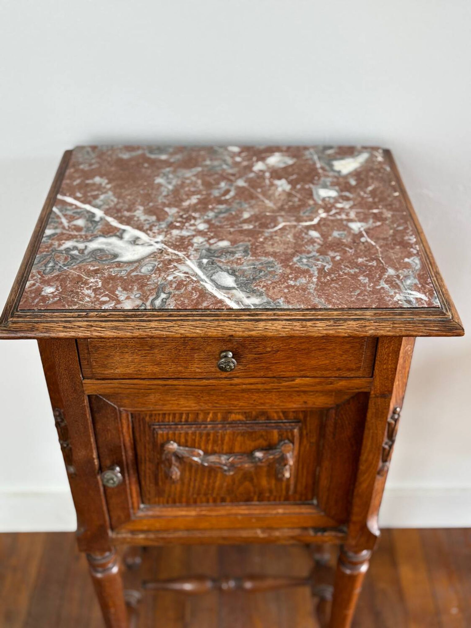 Table de chevet