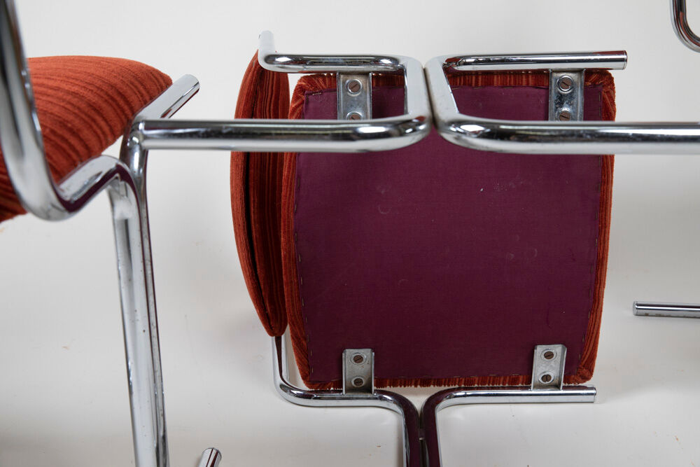 Suite of four chairs 70s