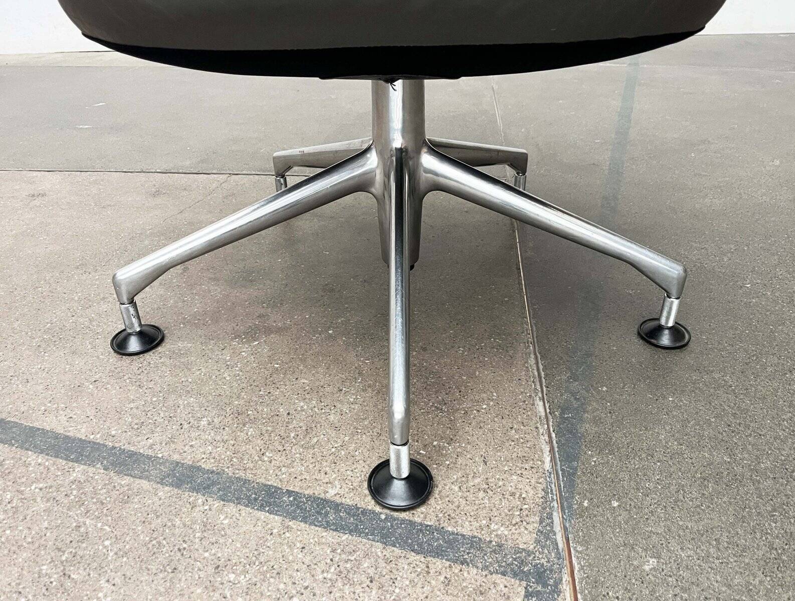 Postmodern swivel chairs model AC2 in leather by Antonio Cittero for Vitra, 1990s, set of 4.