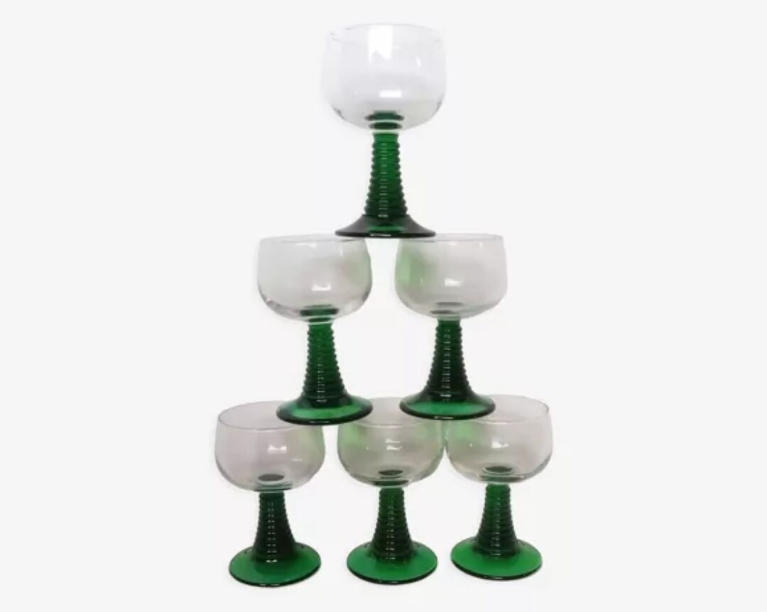 6 verres à vin d'Alsace pied torsadé vert