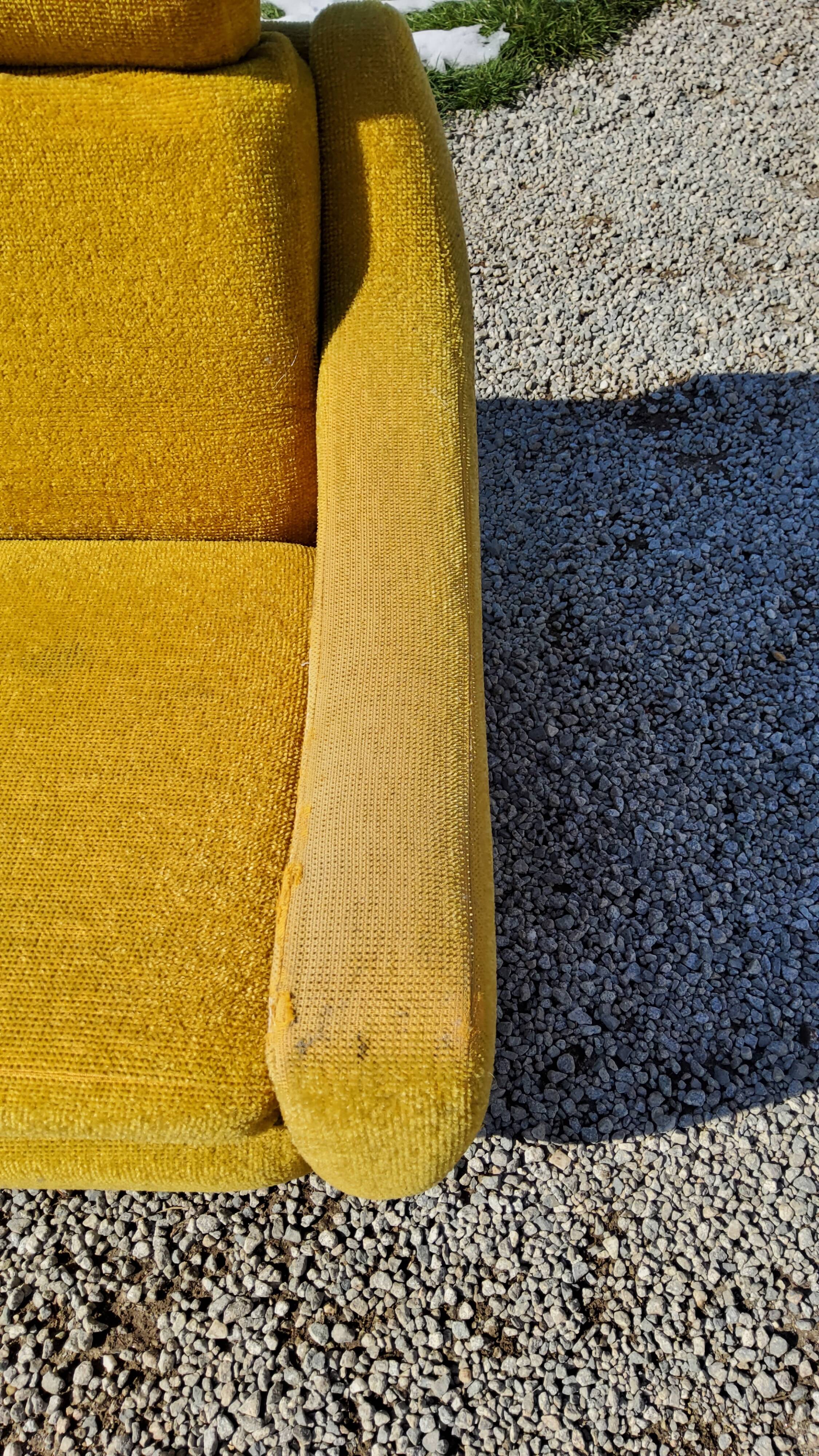 Armchair of the 70s velvet base sleigh in solid mahogany