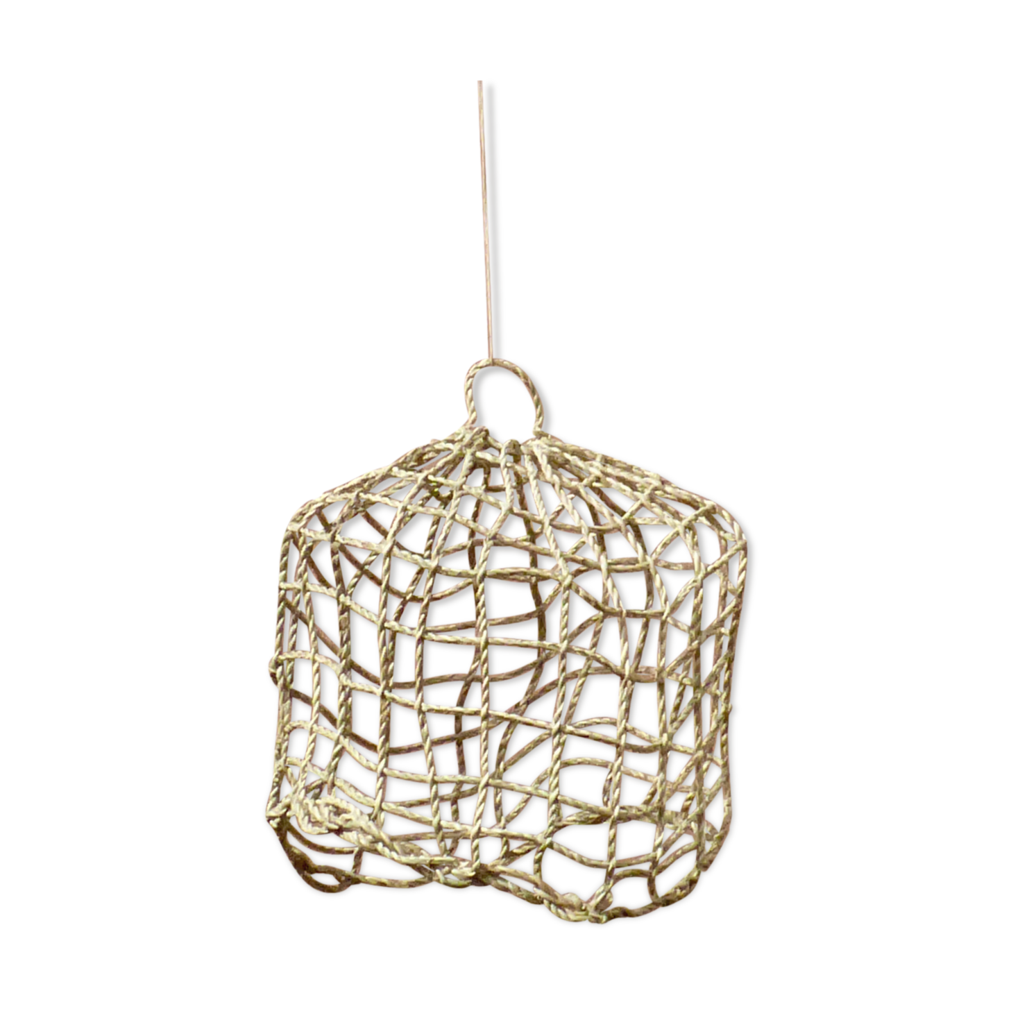 Suspension fishing net braided in palm leaf