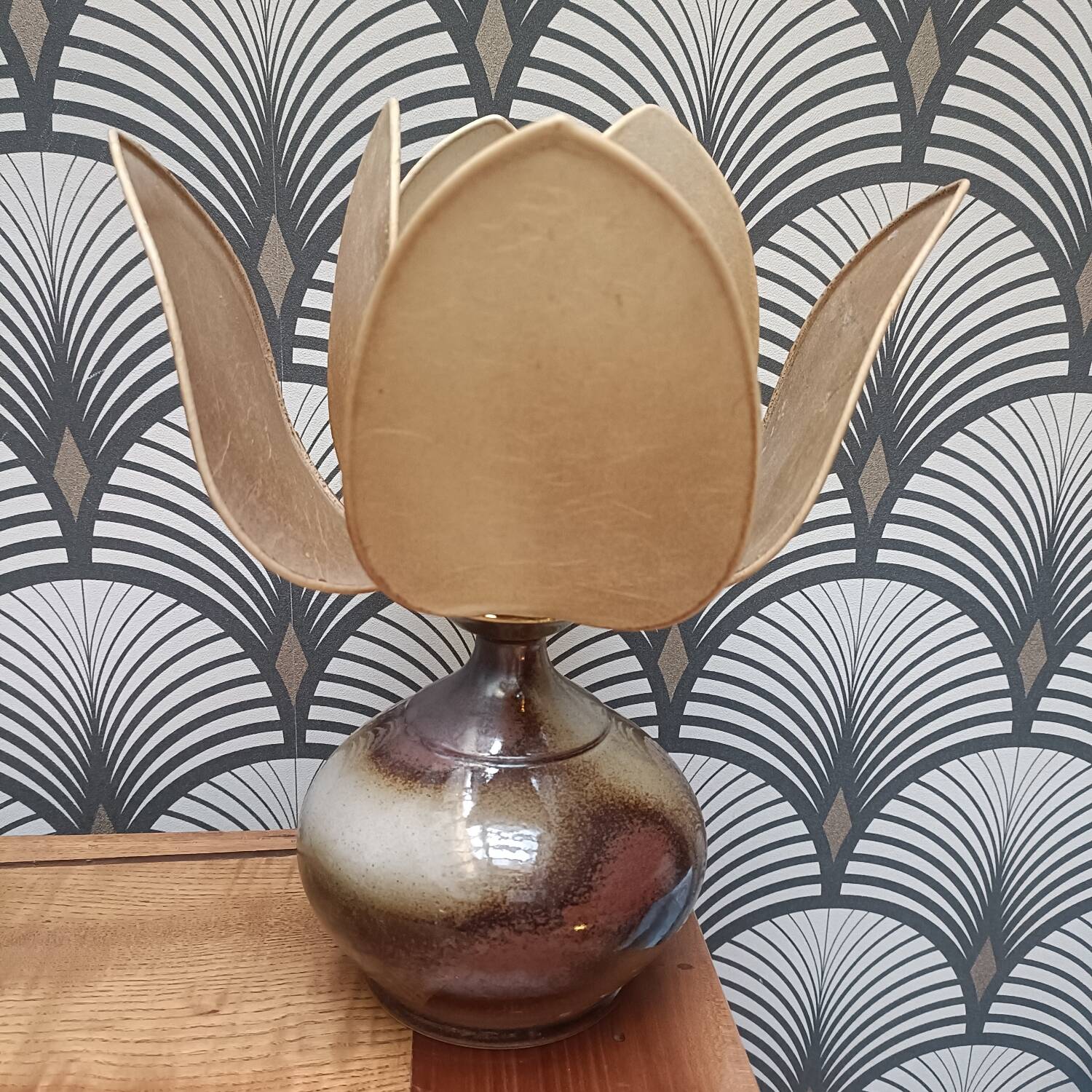 Ceramic lamp, flower