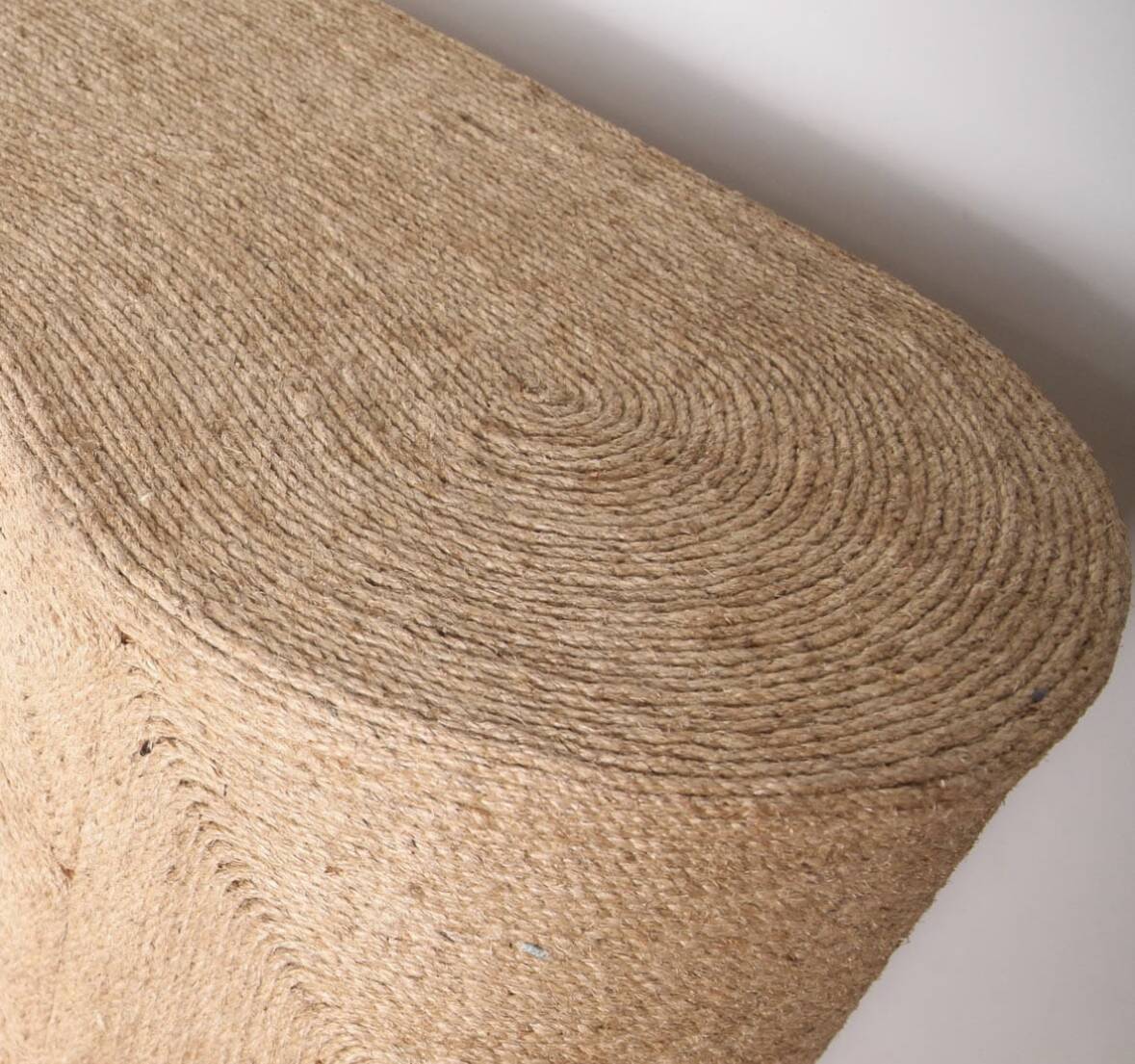 Rope chest of drawers