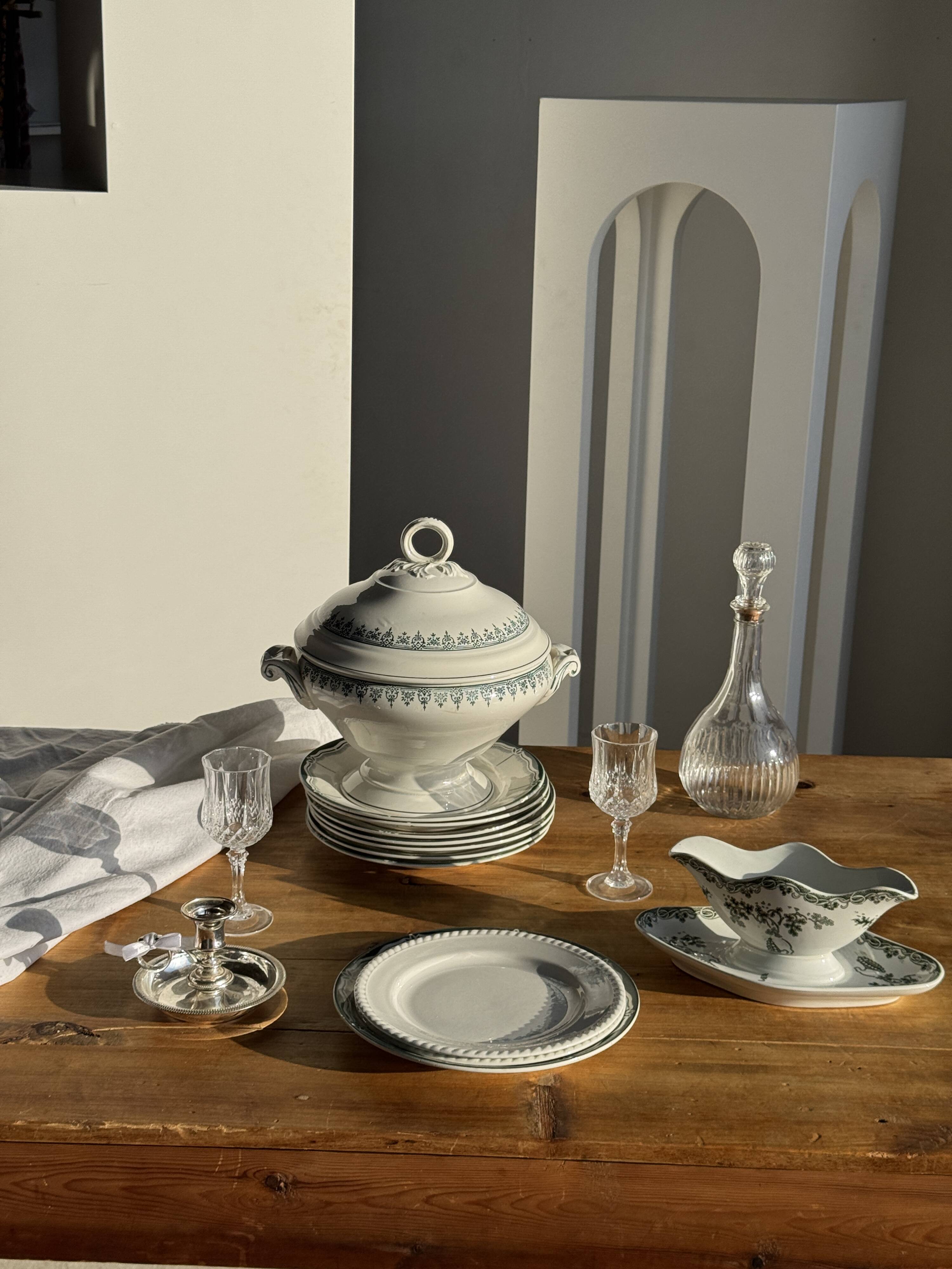 Set of 4 small white earthenware dessert plates D20