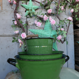 Lot of 3 pieces enamelled basins and bucket