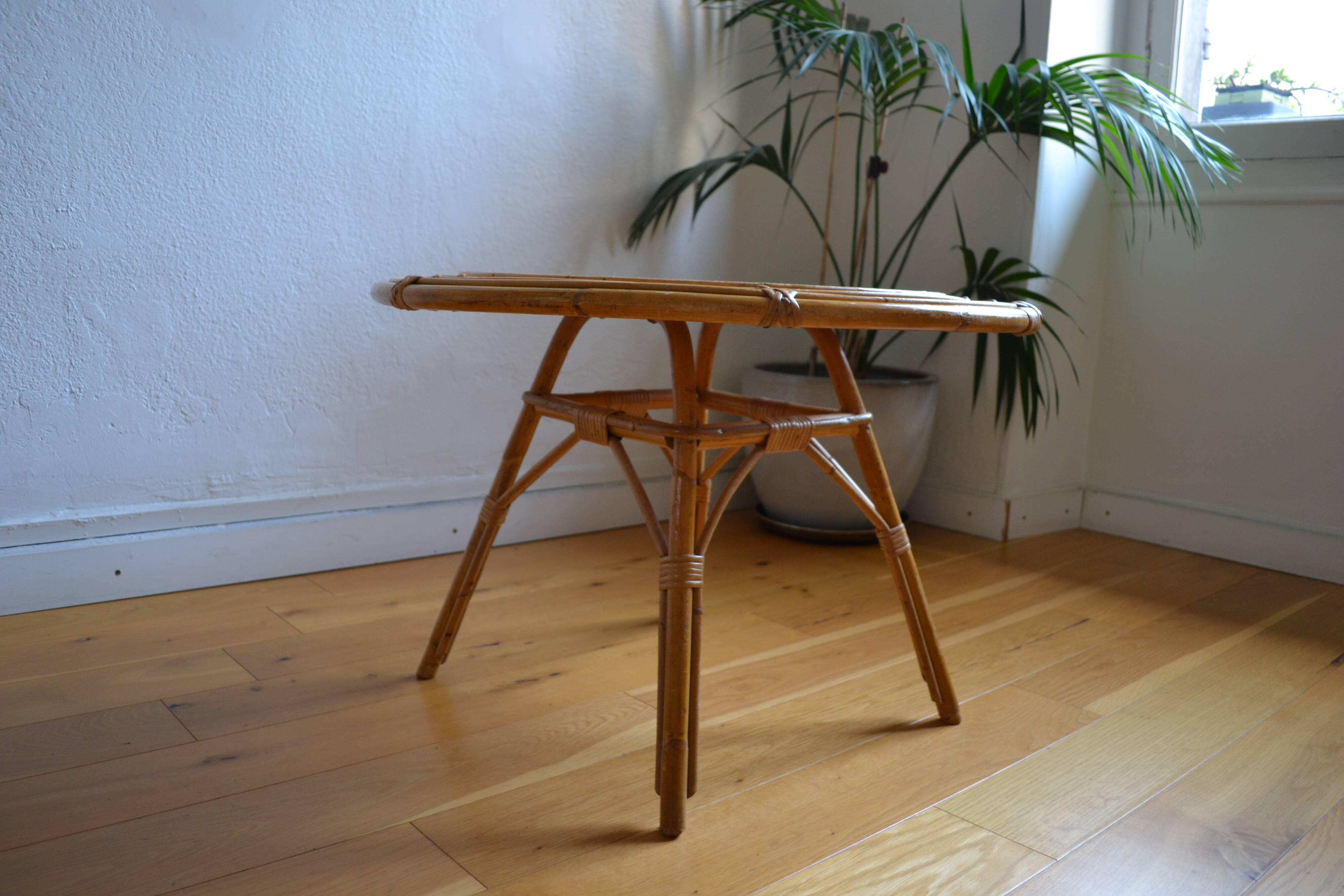 Vintage round rattan coffee table