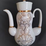 Lomonosov 29-piece porcelain coffee set, cast patterns enhanced with 24k gold