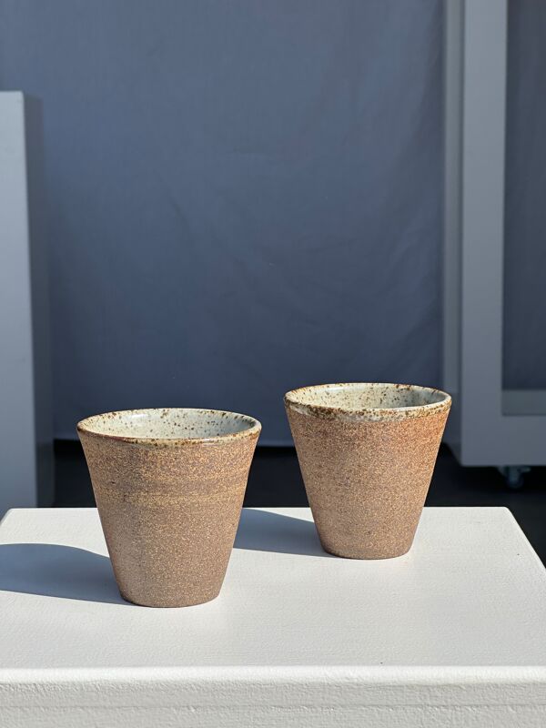 Lot de 2 tasses / mug en céramique indonésienne (mat brun)