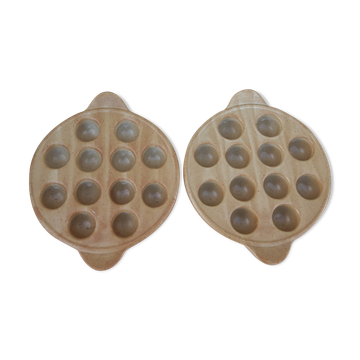 2 assiettes à escargot en grès village CNP