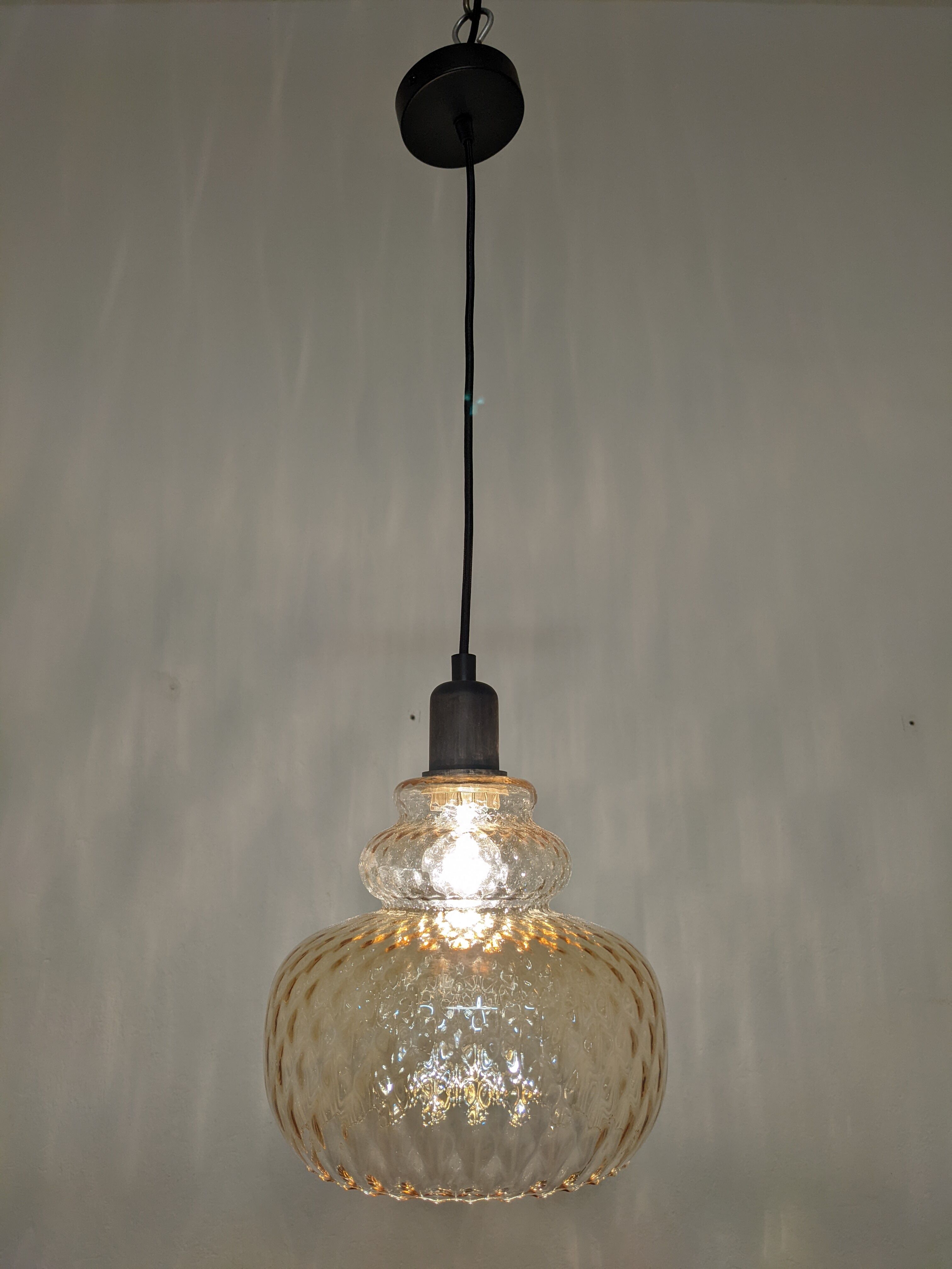 Amber crystal suspension from the 60s/70s