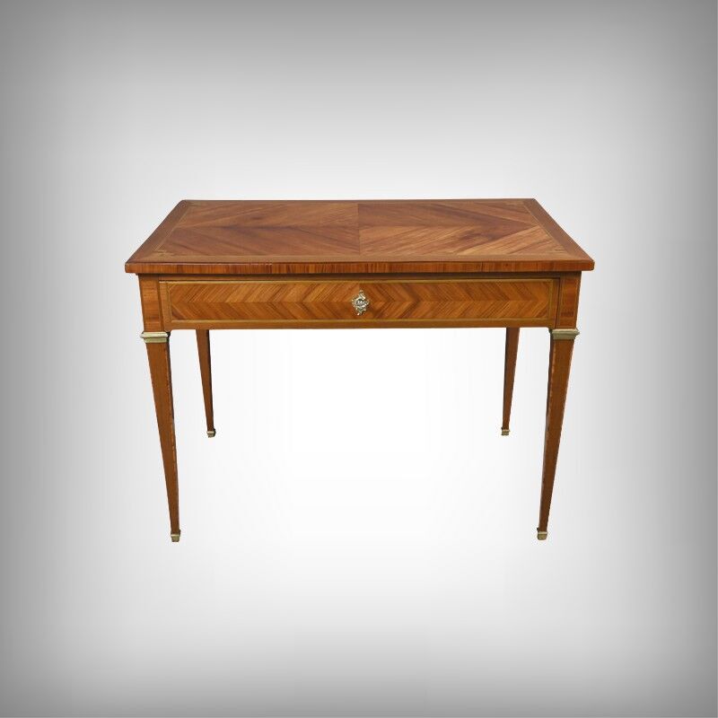 Small desk table in rosewood and rosewood marquetry, Louis XVI style – early 20th century.