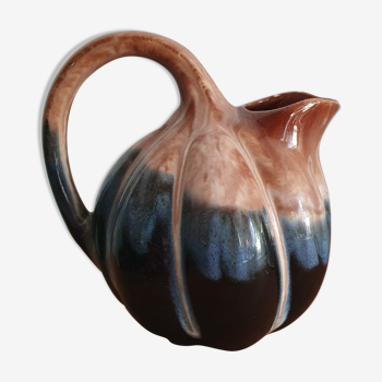 Two-tone pitcher