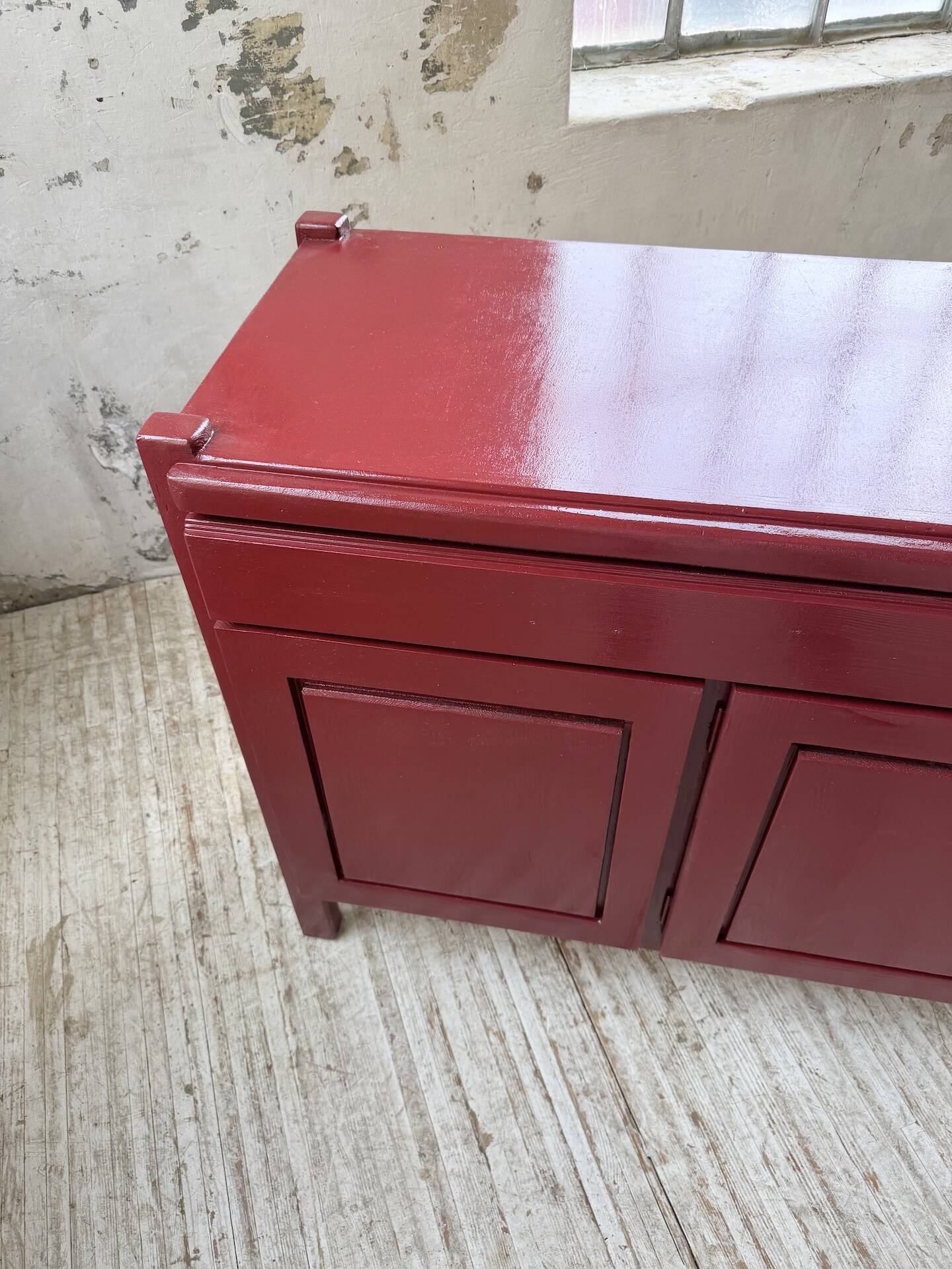 Red lacquered enfilade 1970 160cm