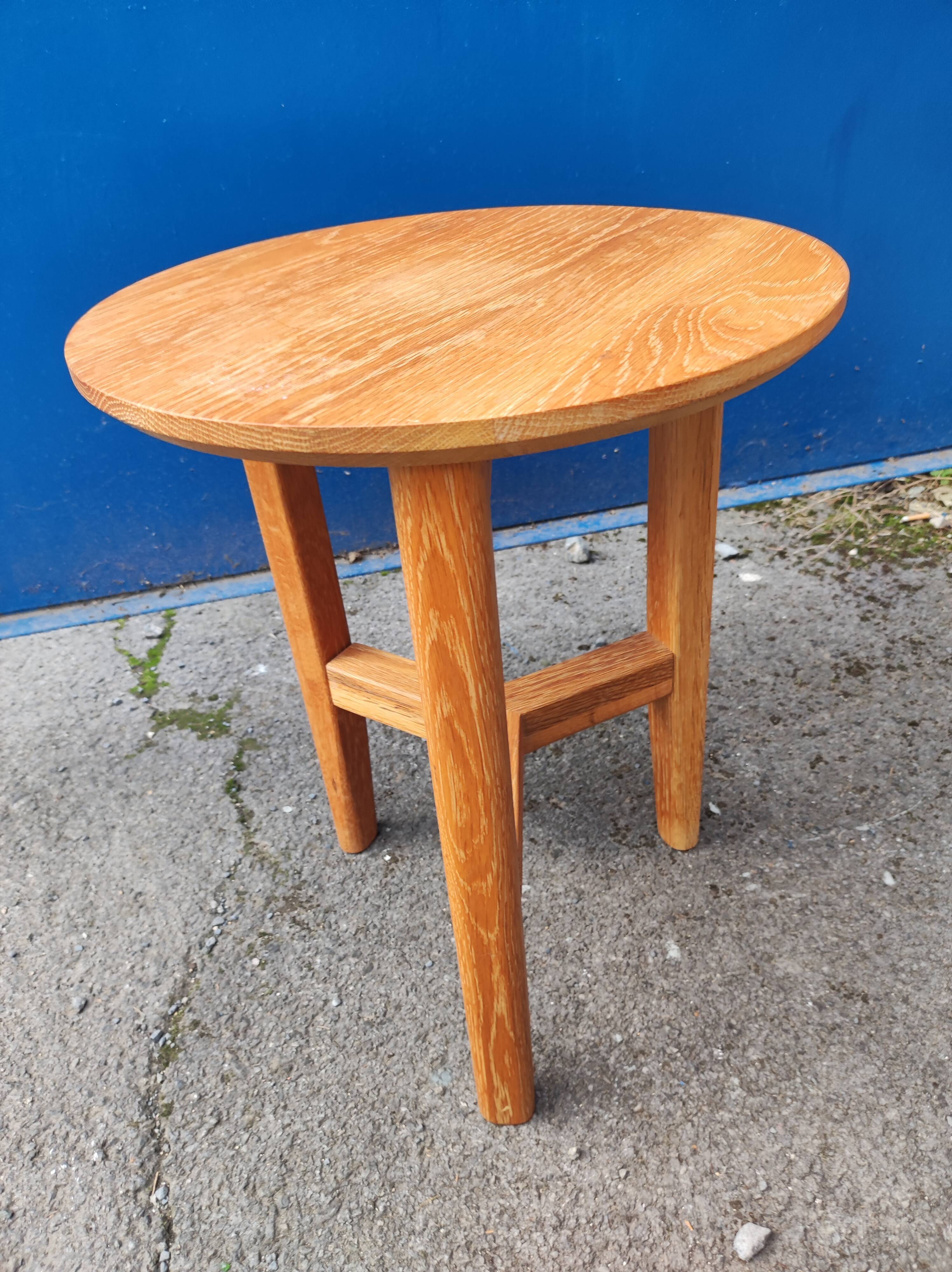 Round side table tripod solid wood scandinavian design