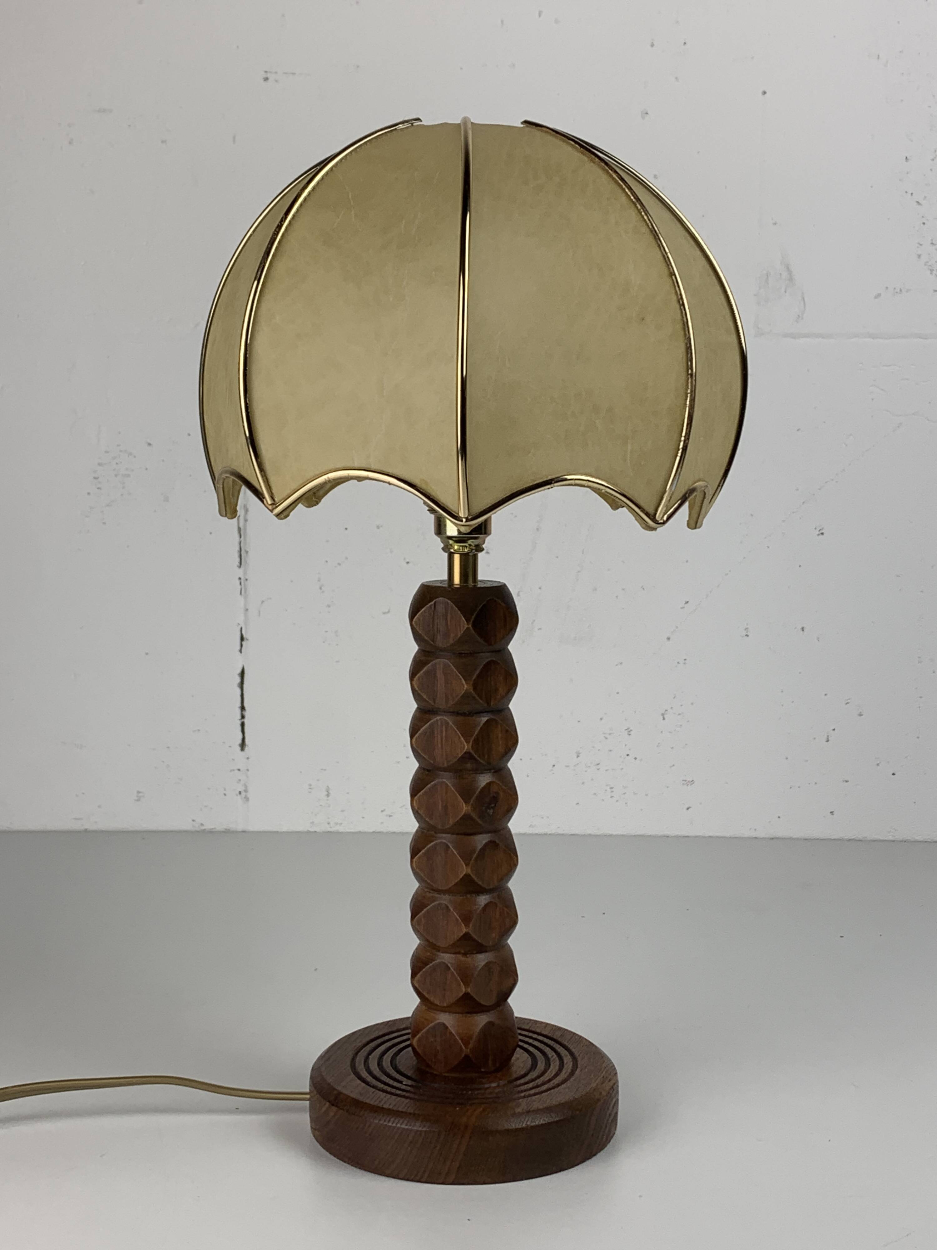 French modernist wood turned mushroom cocoon table lamp, 1950s