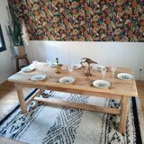 Farm table