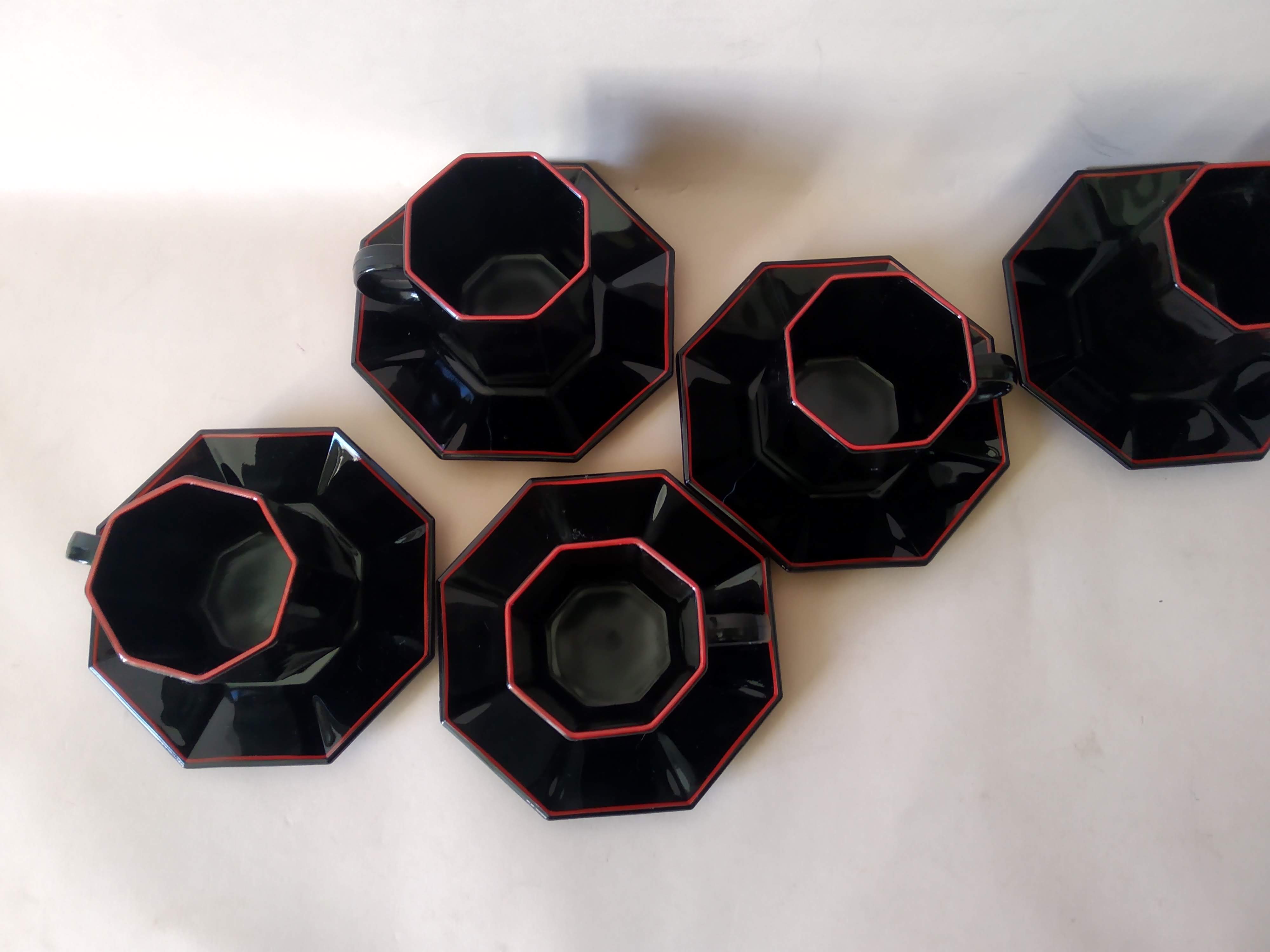 5 tasses à café Arcoroc Octime noir et rouge Années 80
