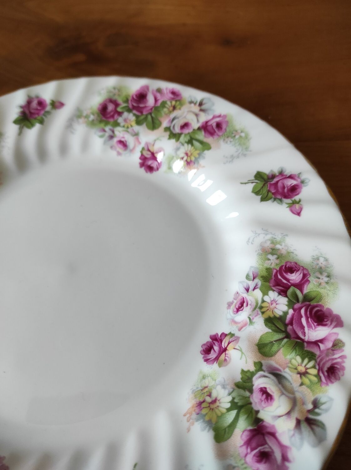 Crownford Giftware Corp Plate