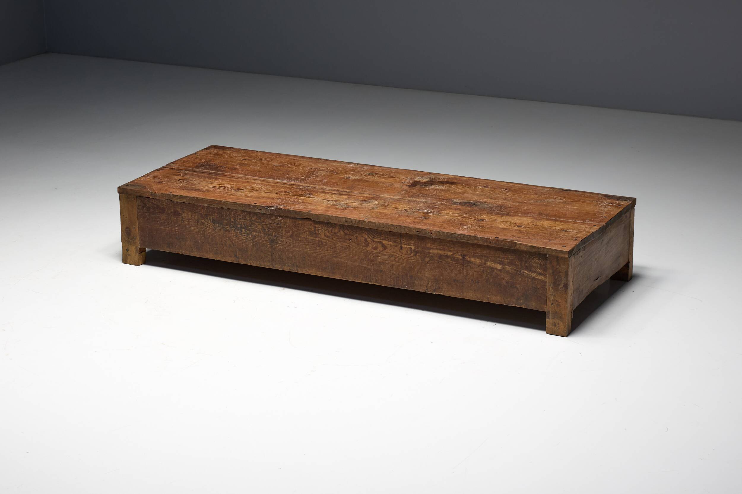 Table basse rustique vernaculaire, France, 20e siècle