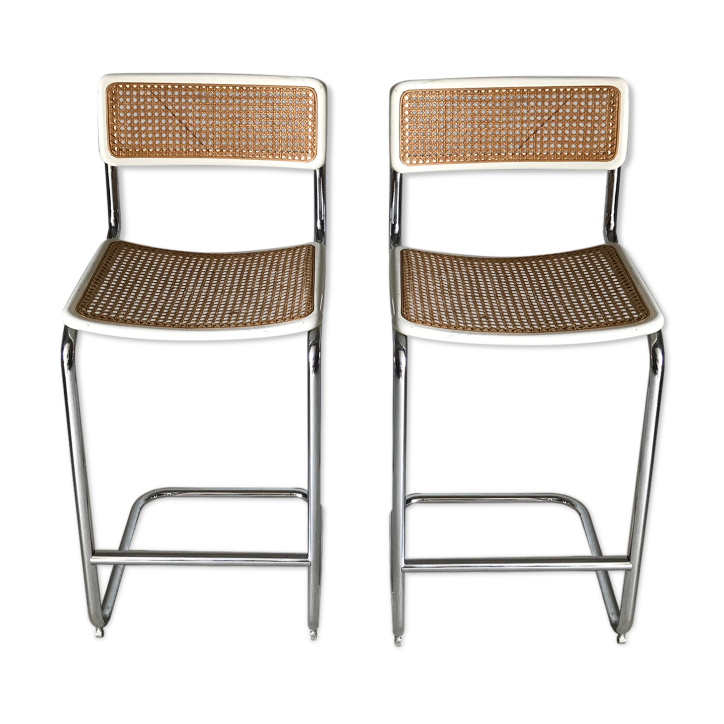 High chair in cannage