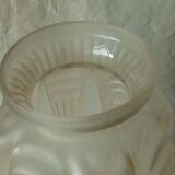 Vase art deco en verre moule pressé signé espaivet annees 1930 art deco